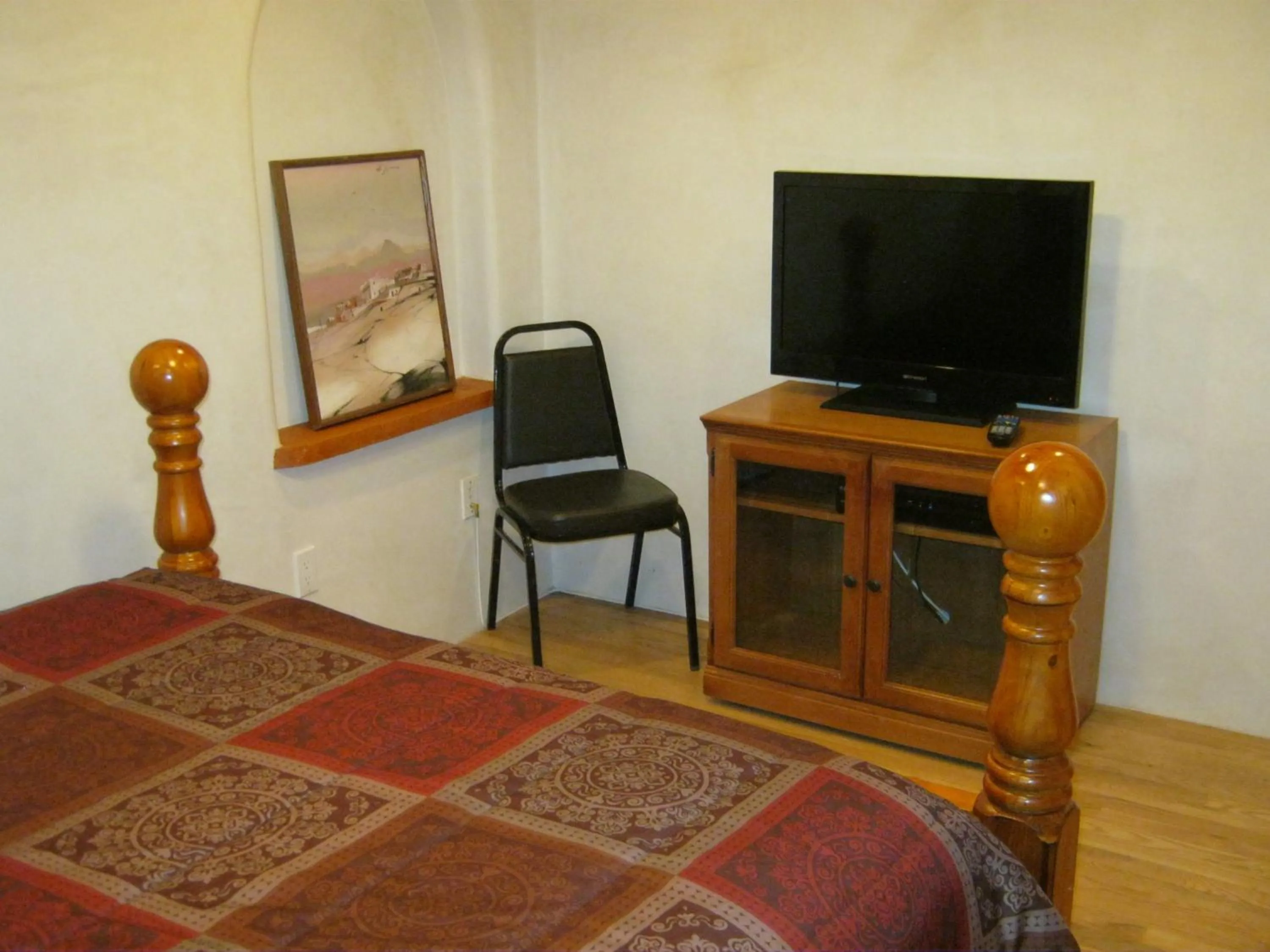 Decorative detail, Bed in Shady Brook Inn Village/Resort