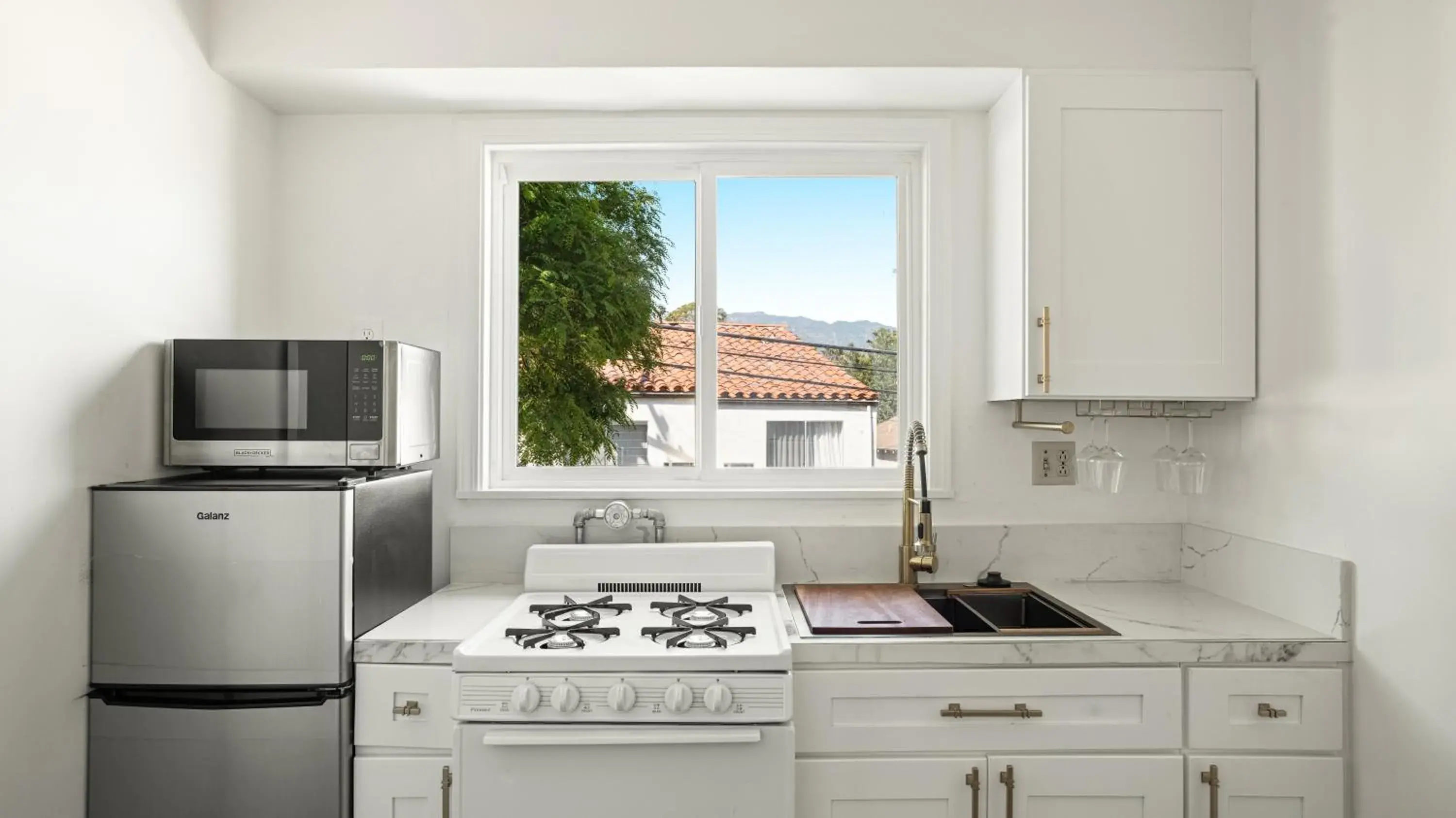 King Studio in Pacific Crest Hotel Santa Barbara King Studio in Pacific Crest Hotel Santa Barbara