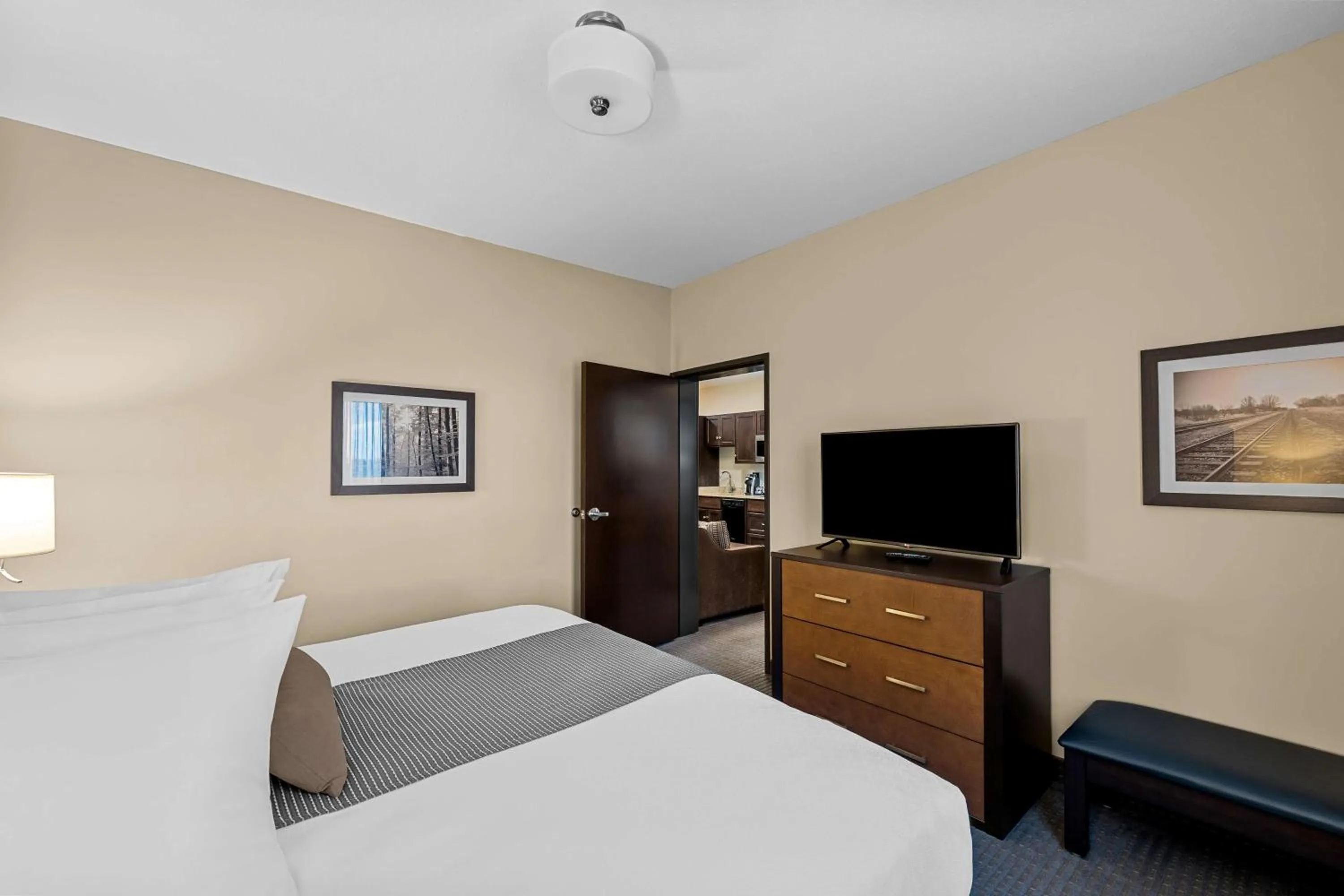 Photo of the whole room, Bed in Best Western Plus Lacombe Inn and Suites