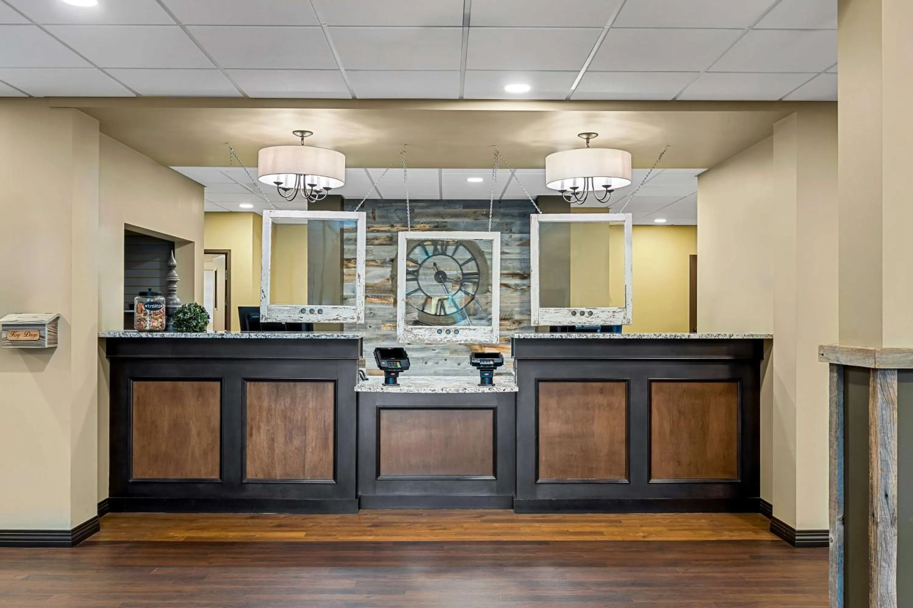 Lobby or reception in Best Western Plus Lacombe Inn and Suites