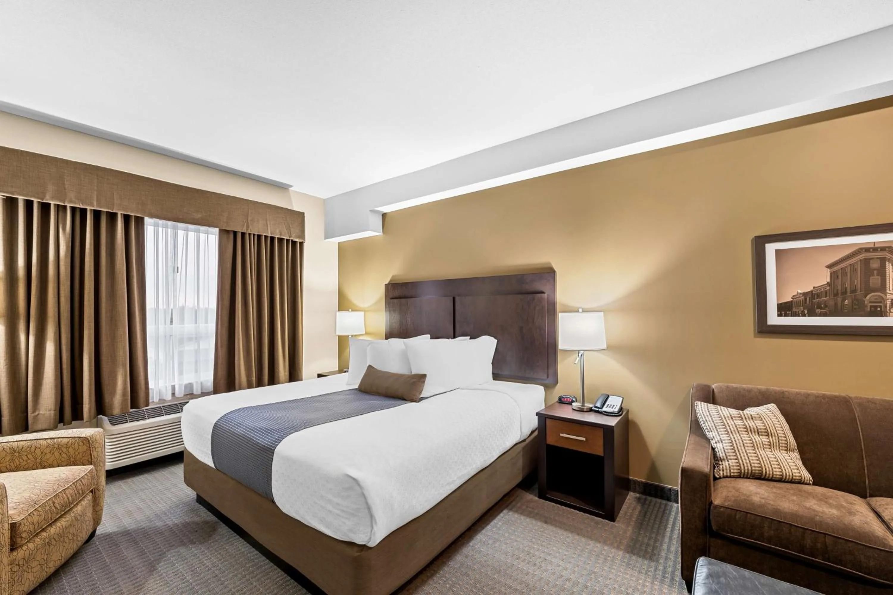 Spa and wellness centre/facilities, Bed in Best Western Plus Lacombe Inn and Suites