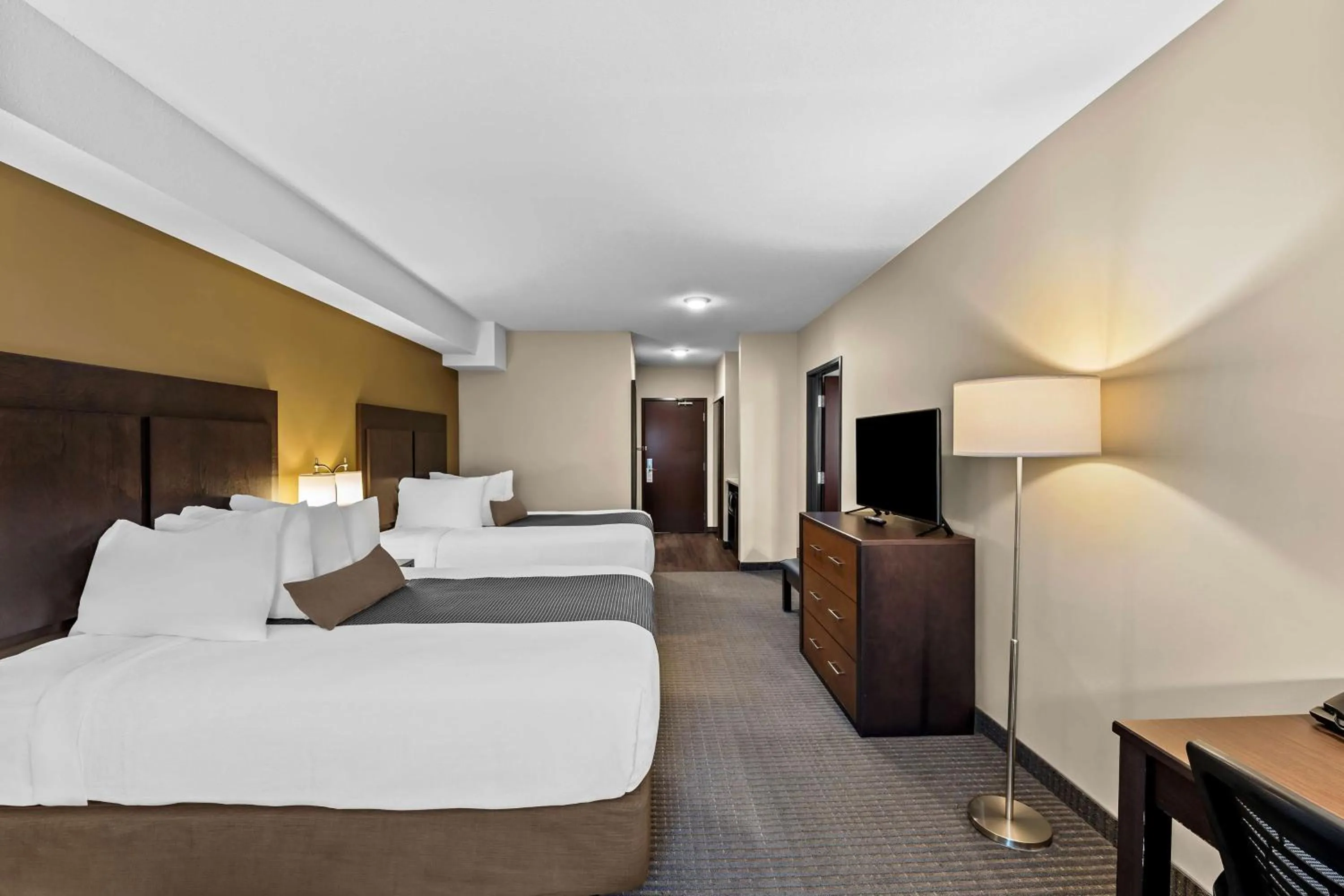 Bedroom, Bed in Best Western Plus Lacombe Inn and Suites