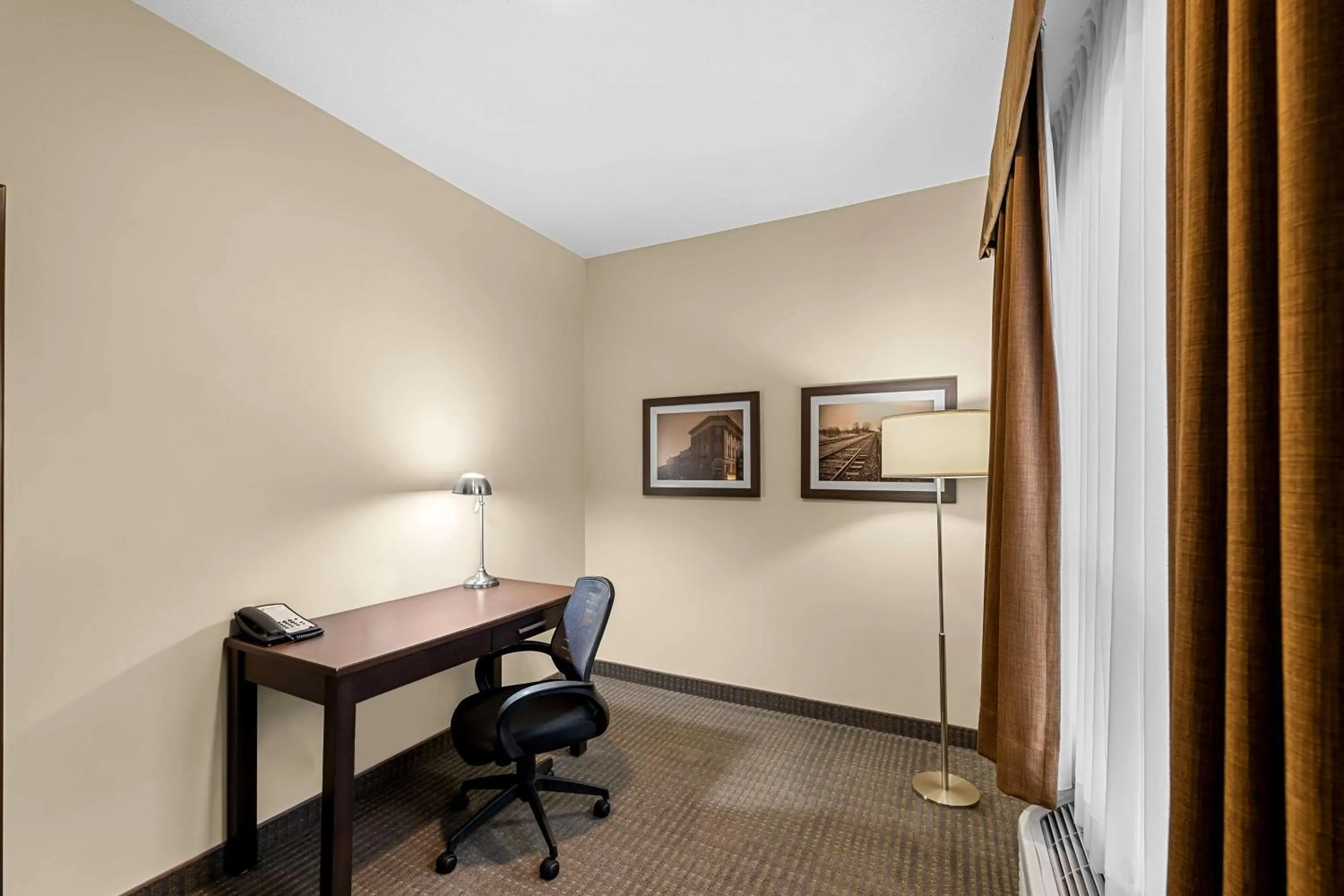 Photo of the whole room in Best Western Plus Lacombe Inn and Suites
