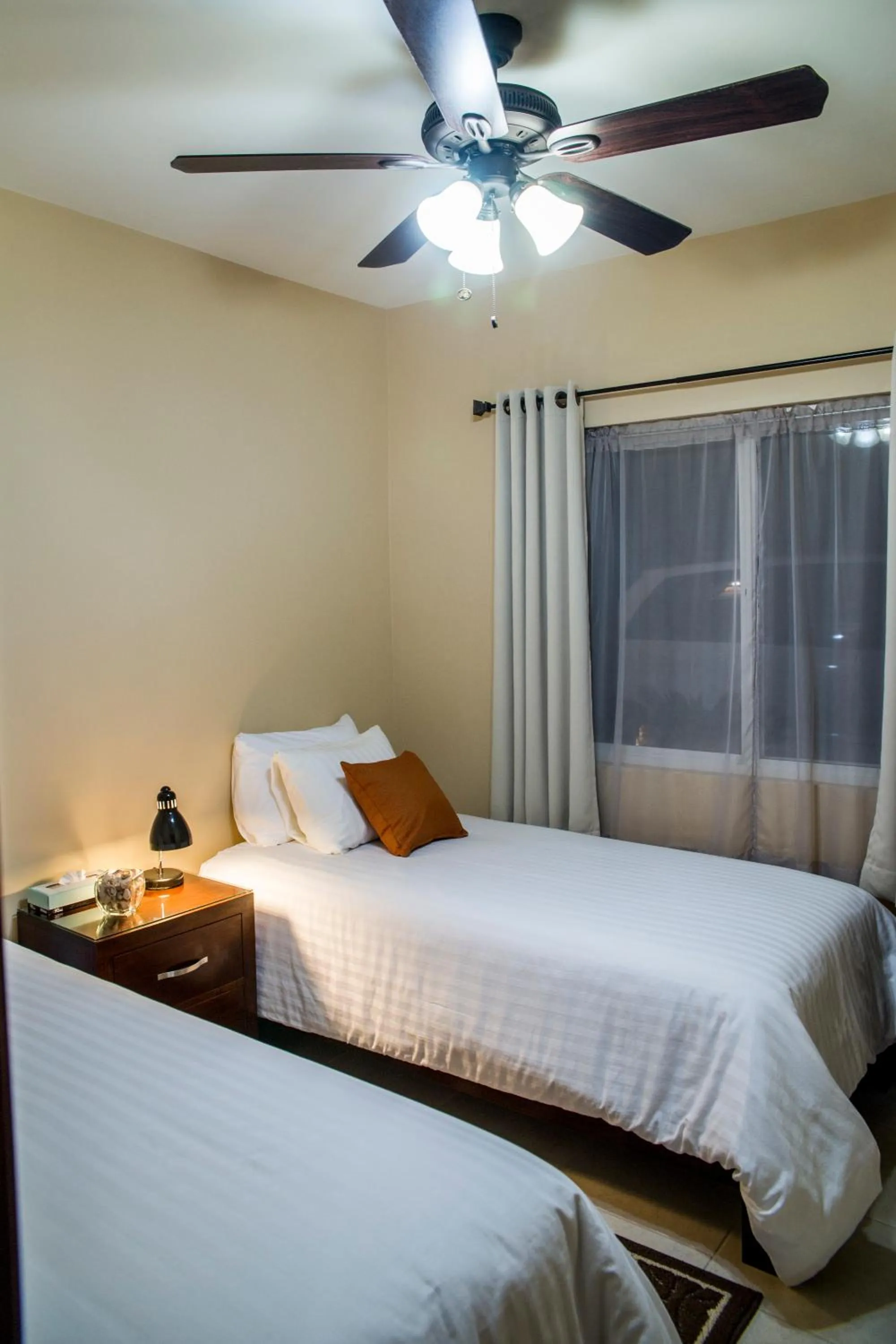 Photo of the whole room, Bed in Bugambilias Suites