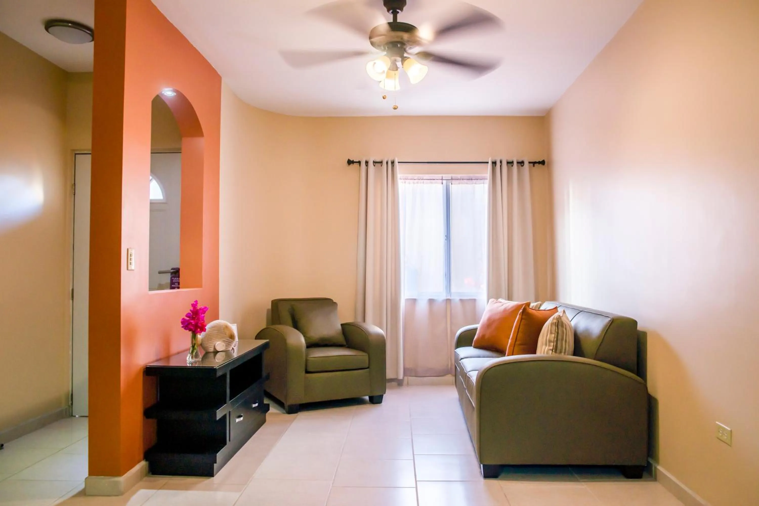 Photo of the whole room in Bugambilias Suites