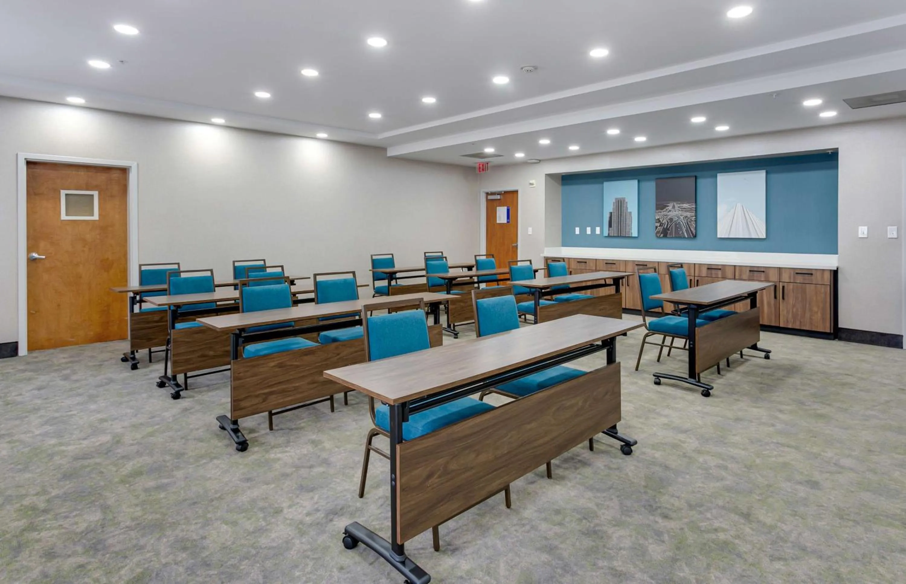 Meeting/conference room in Hampton Inn Houston-Pearland, TX