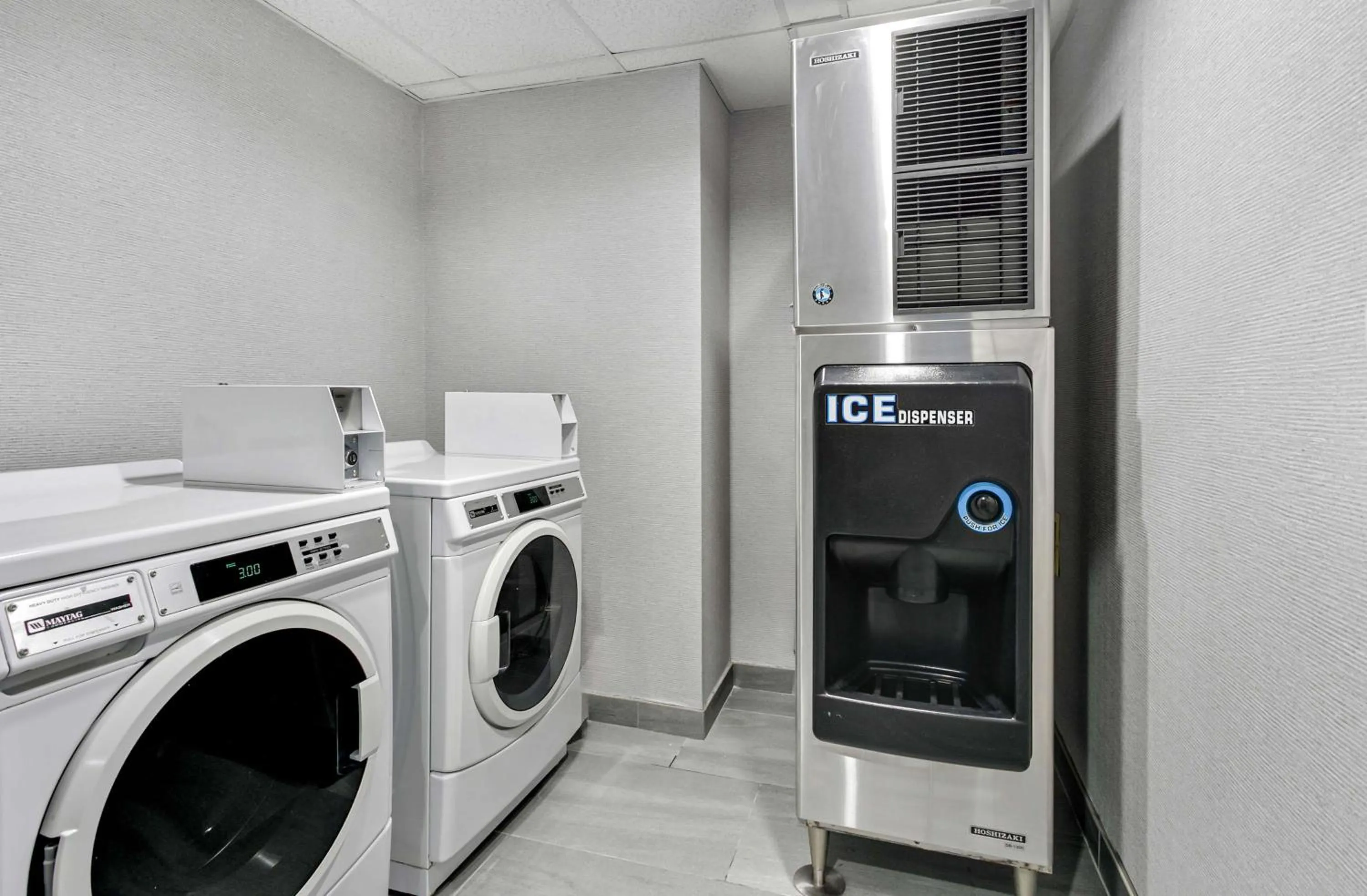 laundry in Hampton Inn Houston-Pearland, TX