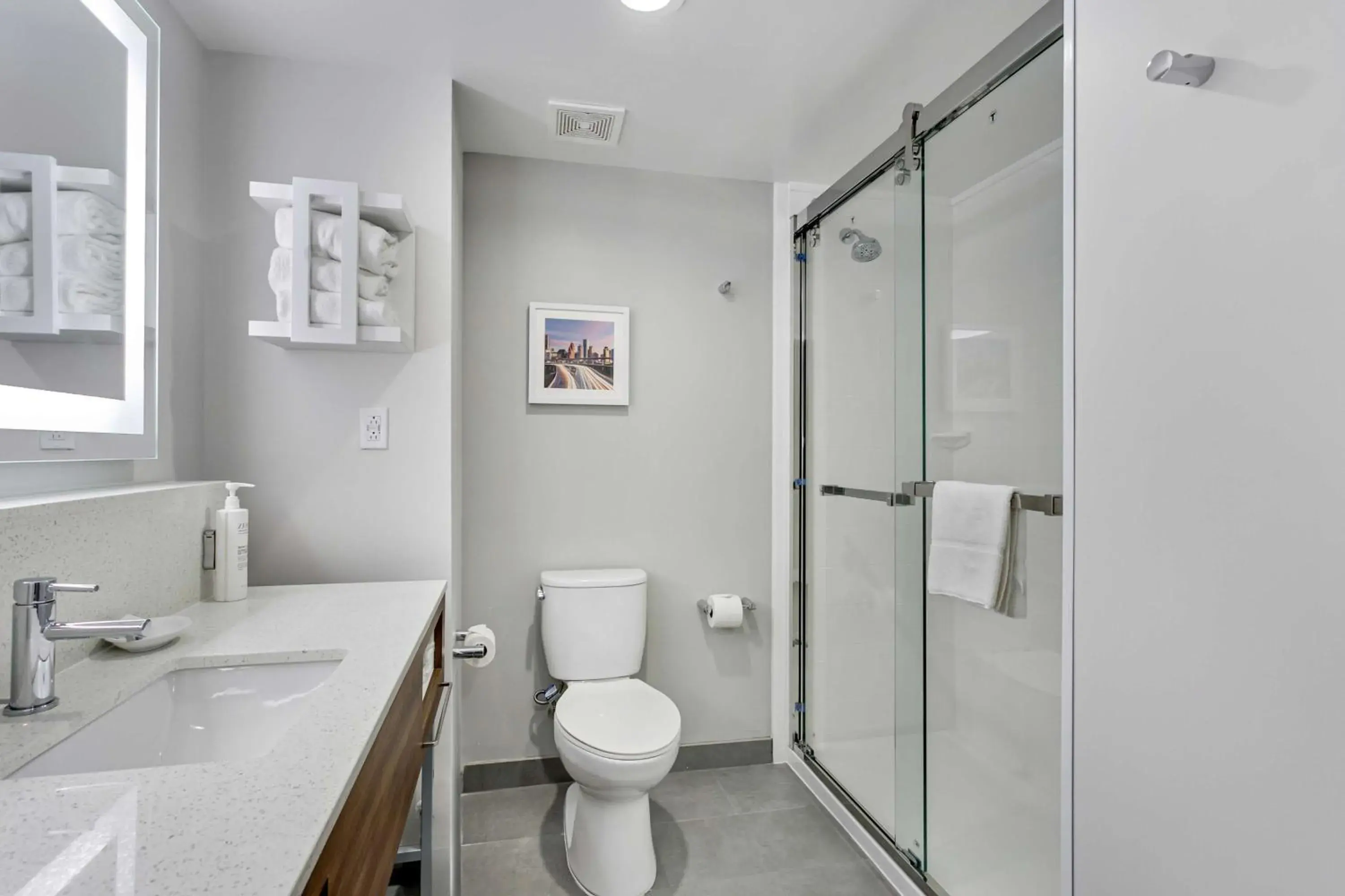 Room with Two Queen Beds - Non-Smoking in Hampton Inn Houston-Pearland, TX Room with Two Queen Beds - Non-Smoking in Hampton Inn Houston-Pearland, TX