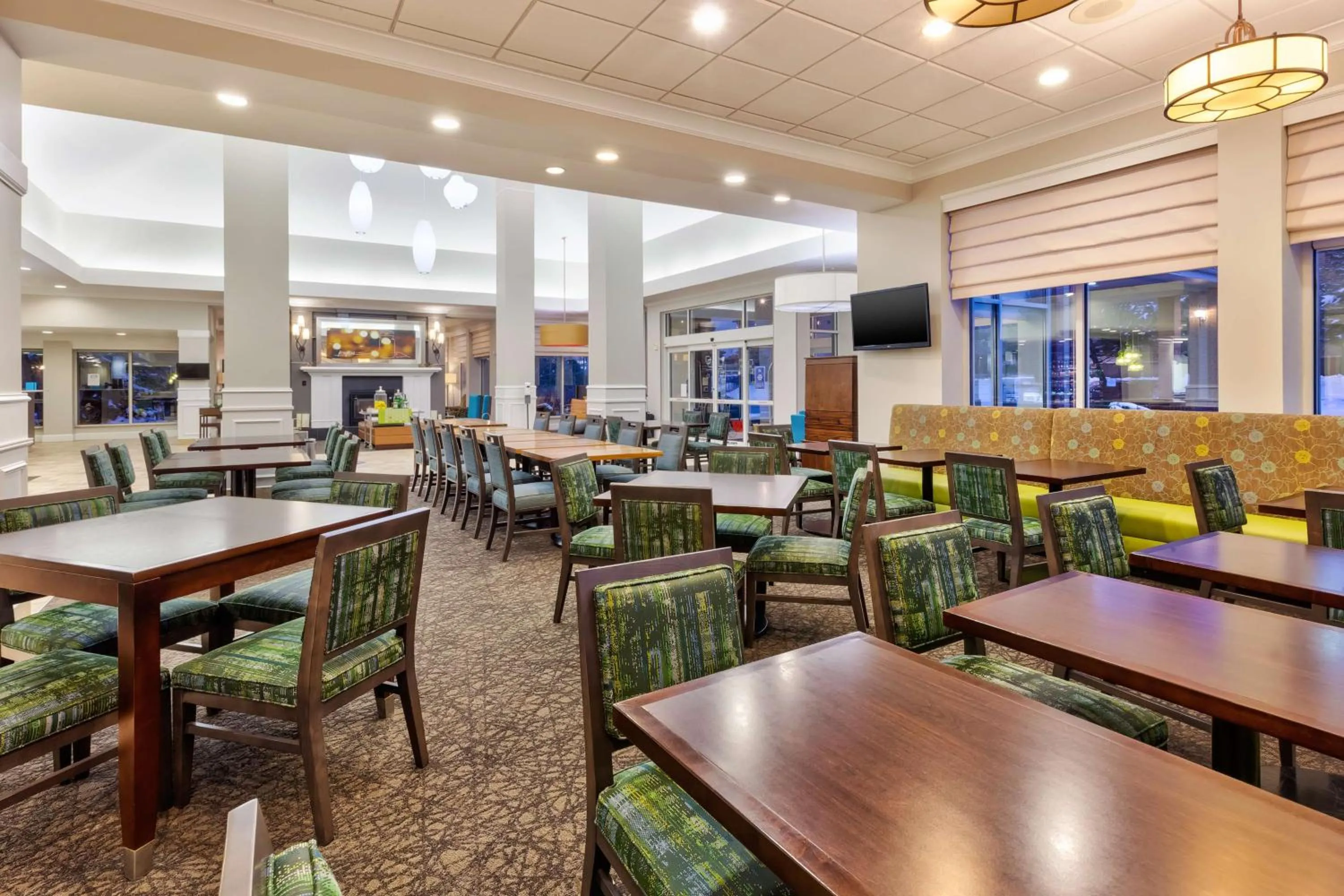 Restaurant/places to eat in Hilton Garden Inn Minneapolis Maple Grove