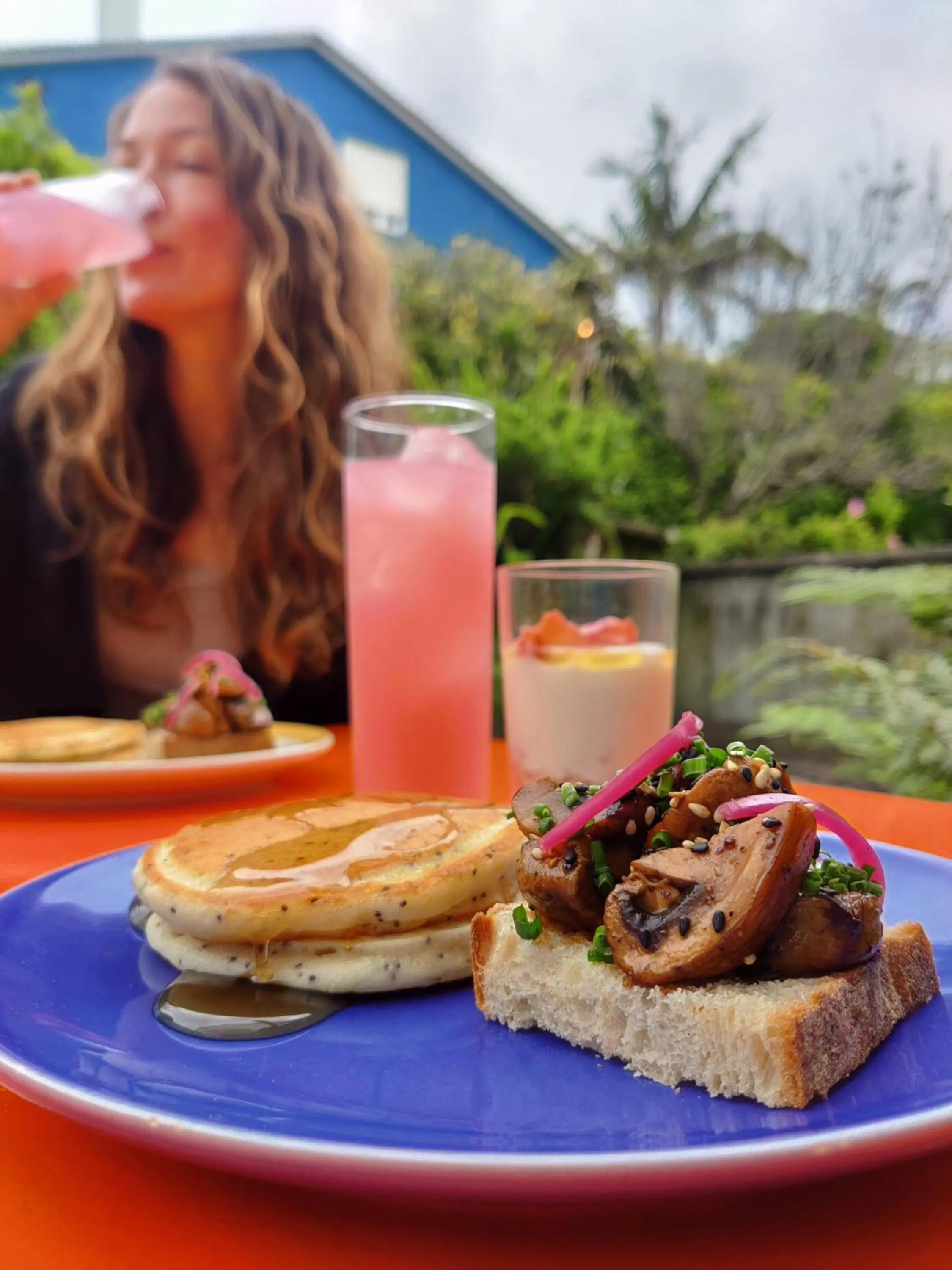 Breakfast in Out of the Blue