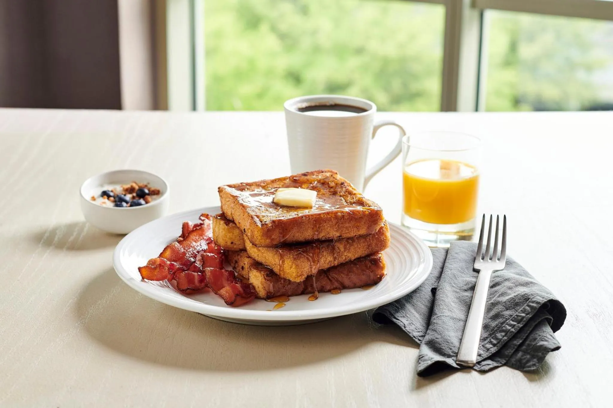 Restaurant/places to eat in Holiday Inn Hotel & Suites Anaheim by IHG