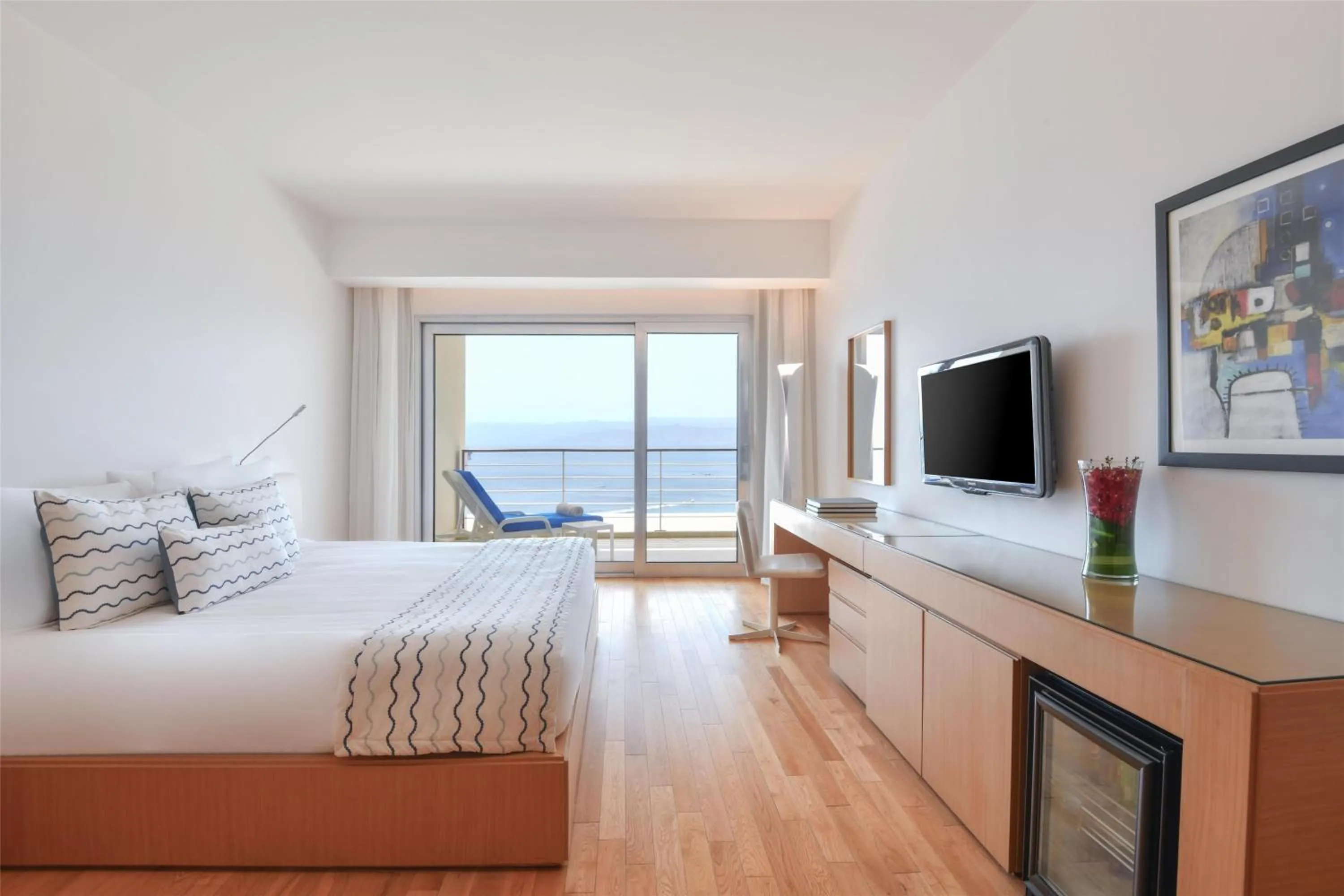 Photo of the whole room in Kempinski Hotel Aqaba