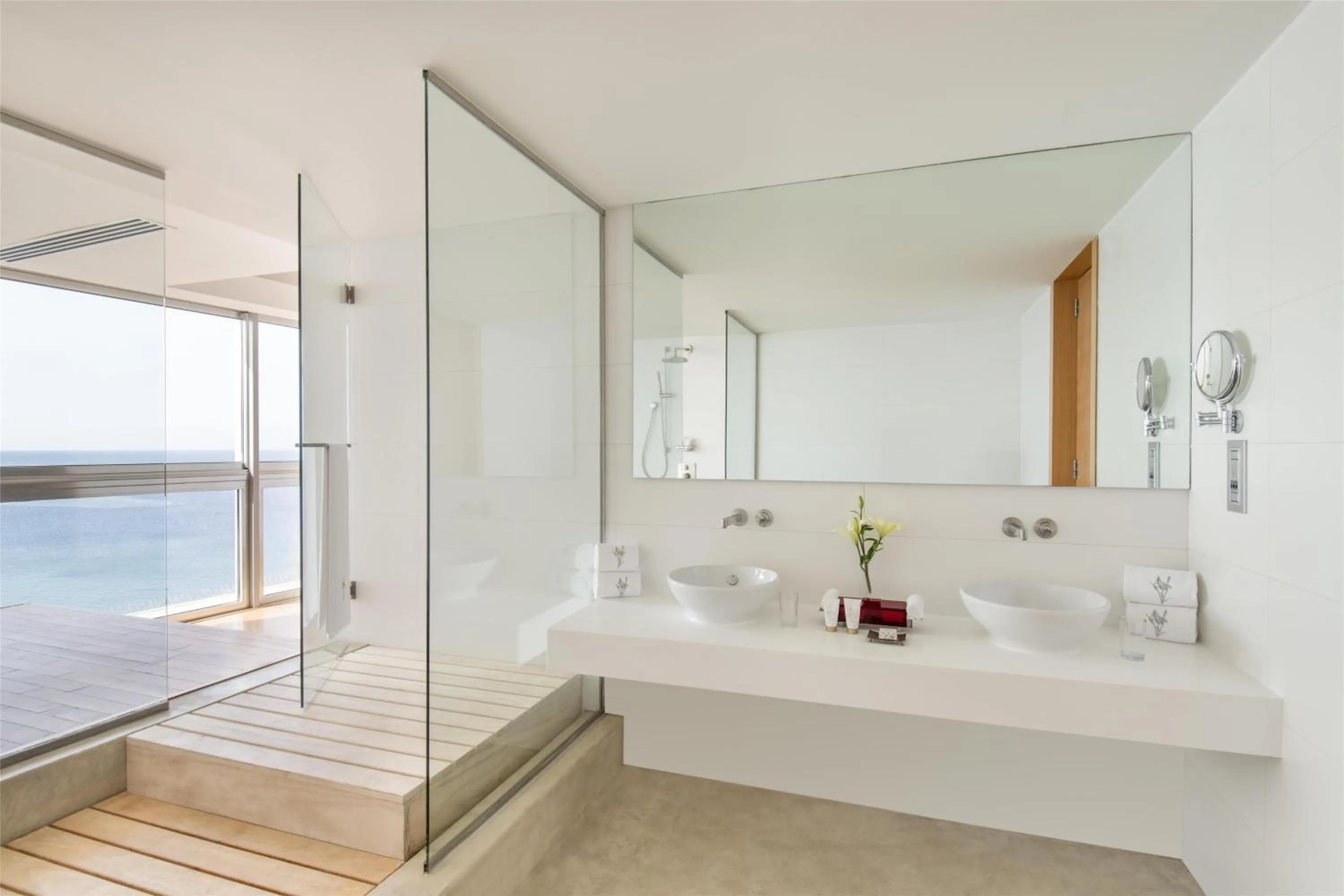 Photo of the whole room, Bed in Kempinski Hotel Aqaba