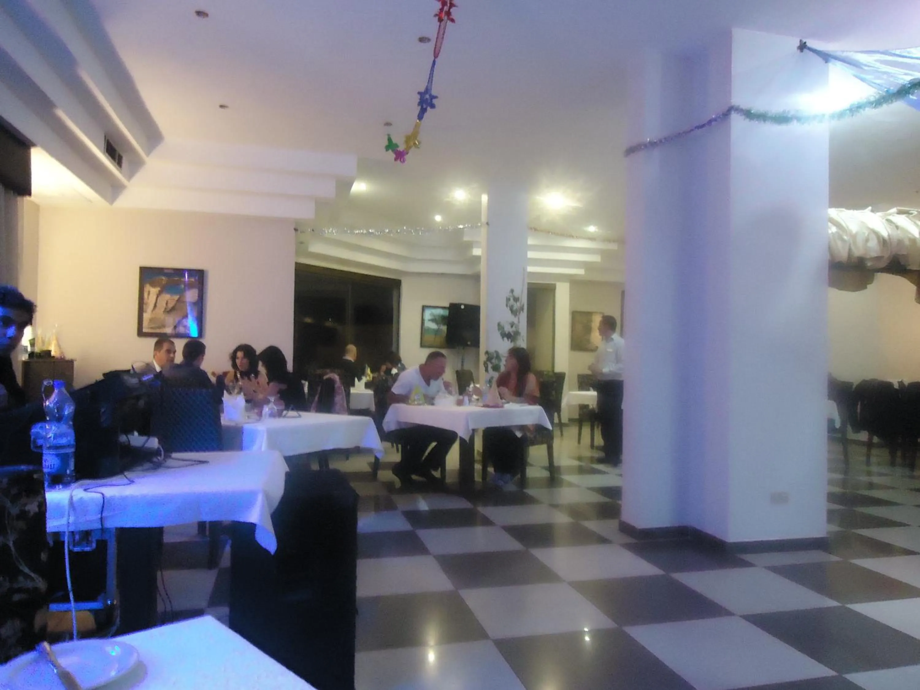 Restaurant/places to eat in La Maison Hotel