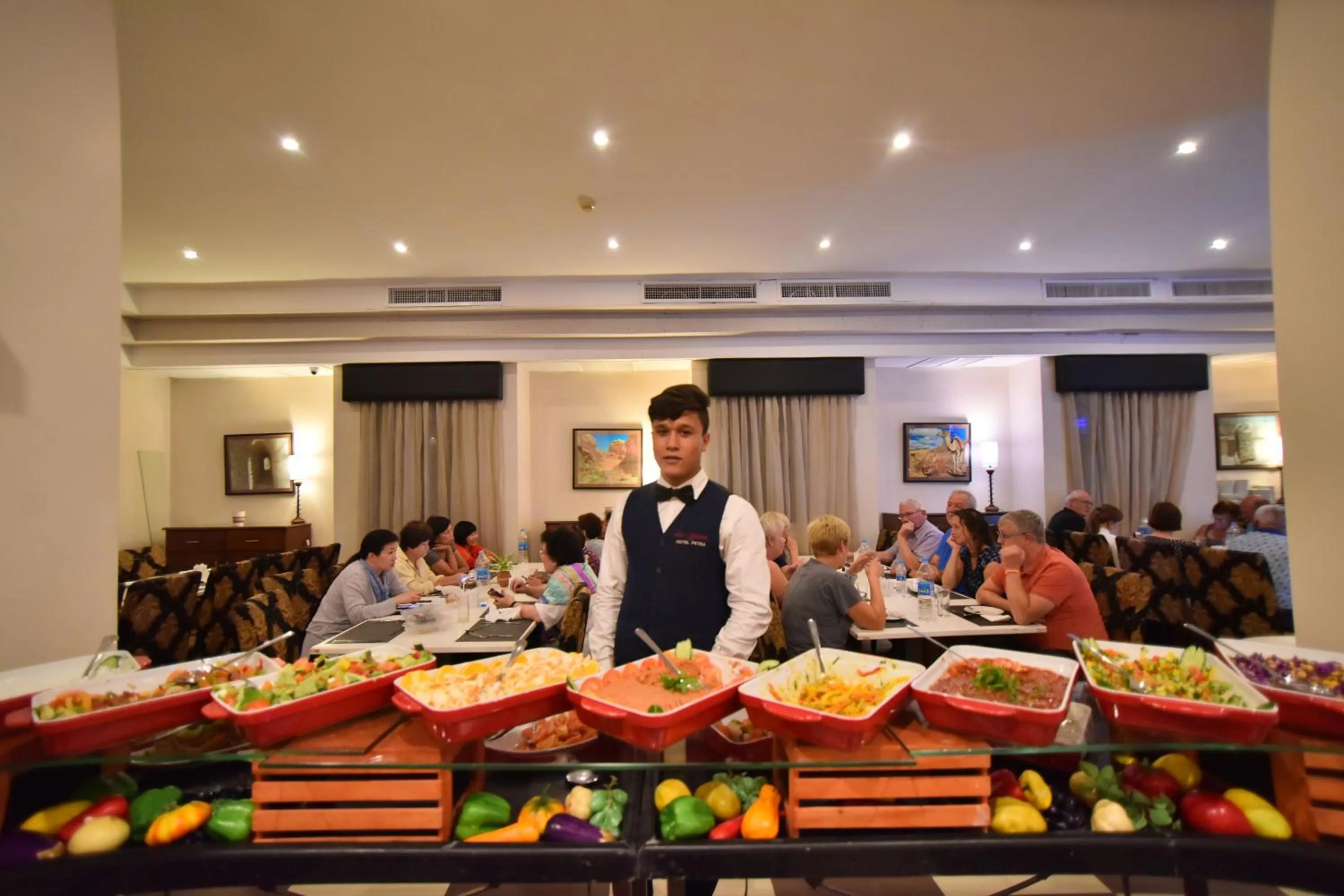 Restaurant/places to eat in La Maison Hotel