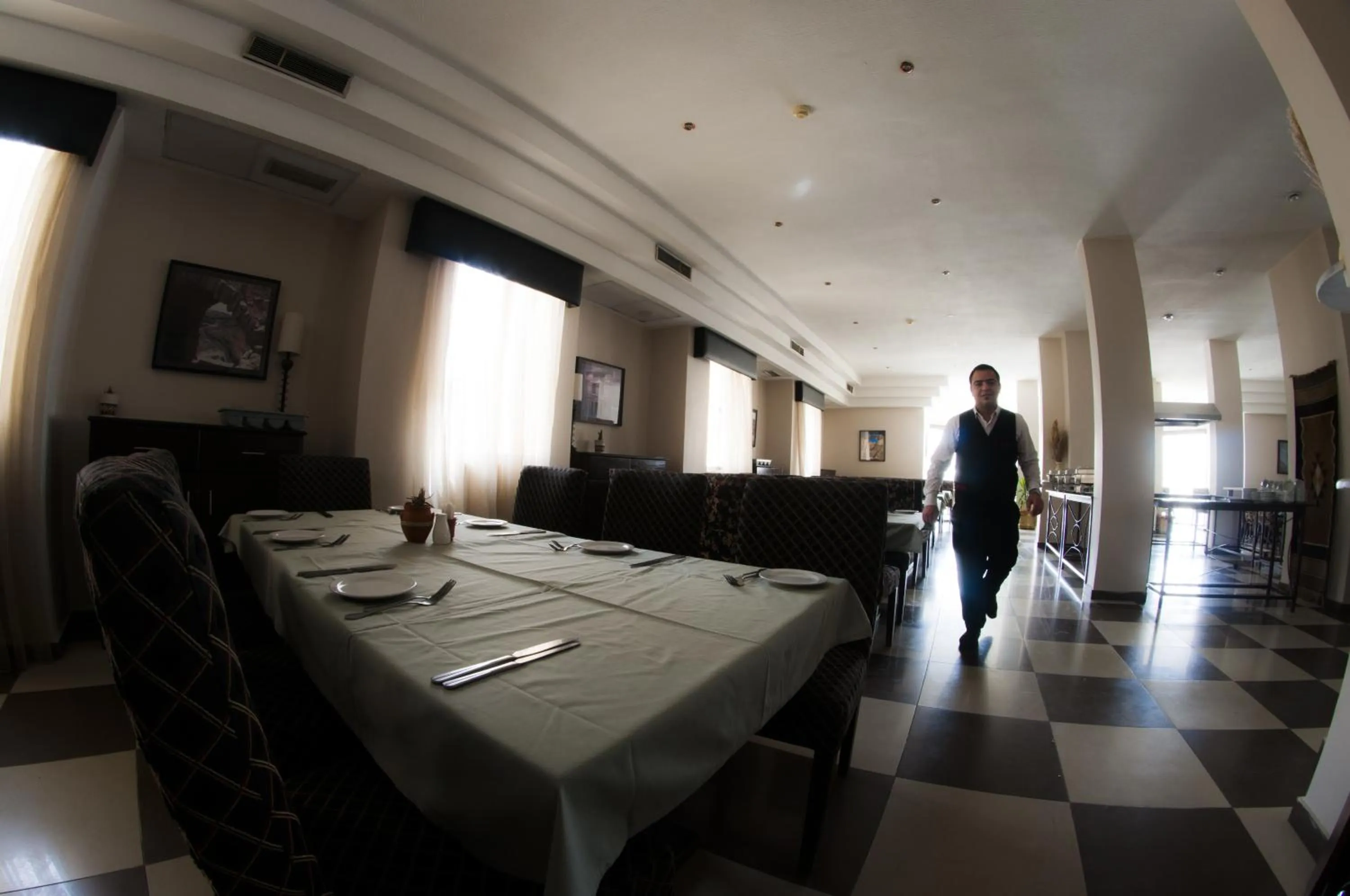 Restaurant/places to eat in La Maison Hotel