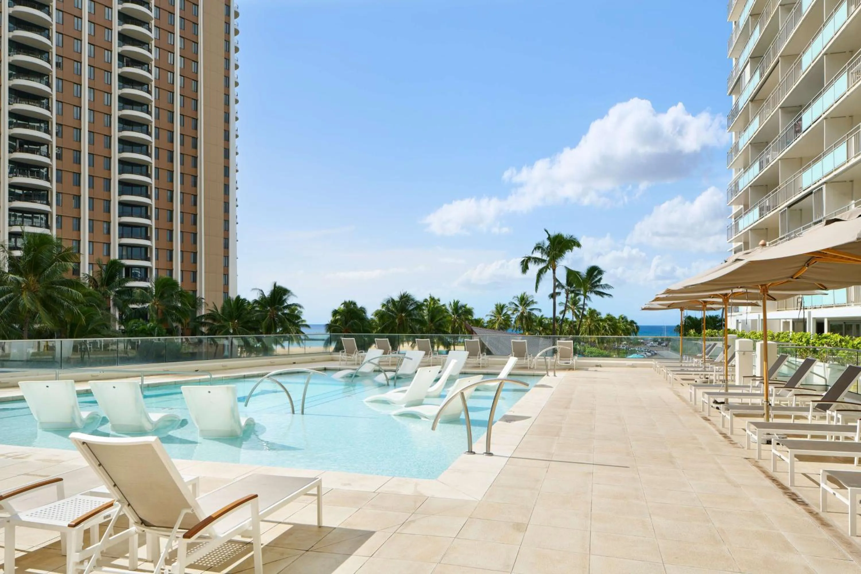 Property building in Ilikai Lite