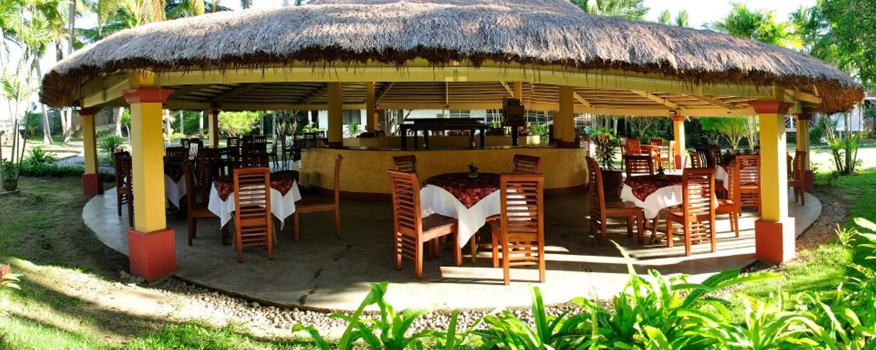 Restaurant/places to eat in Happy Ripples Beach Resort
