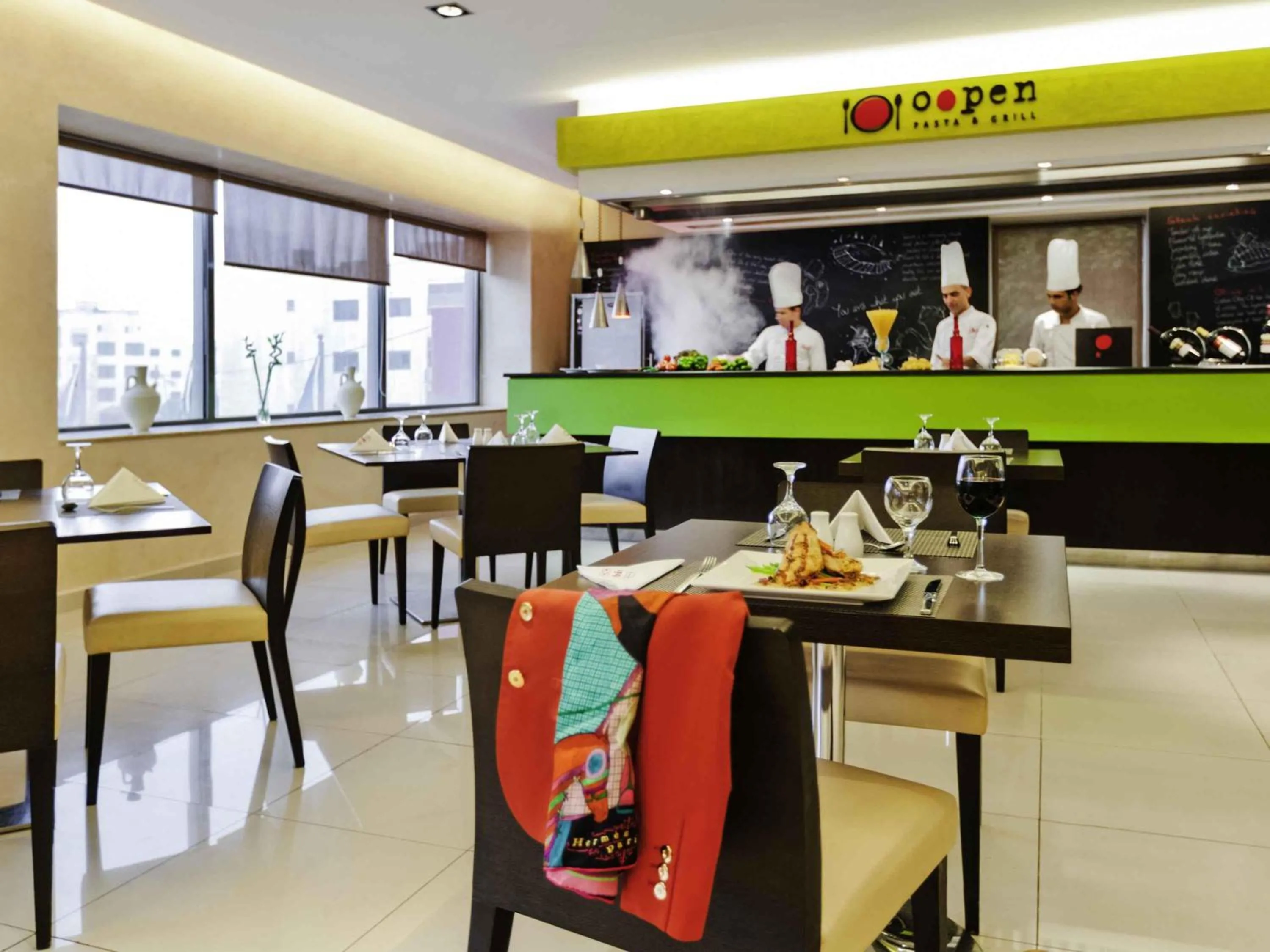 Restaurant/places to eat in ibis Amman