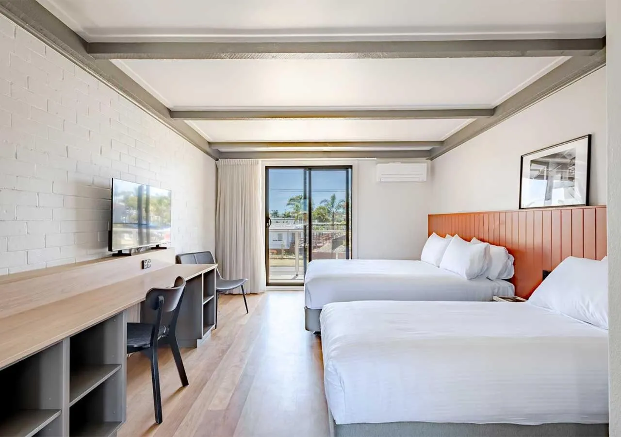 View (from property/room), Bed in Tween Waters Merimbula