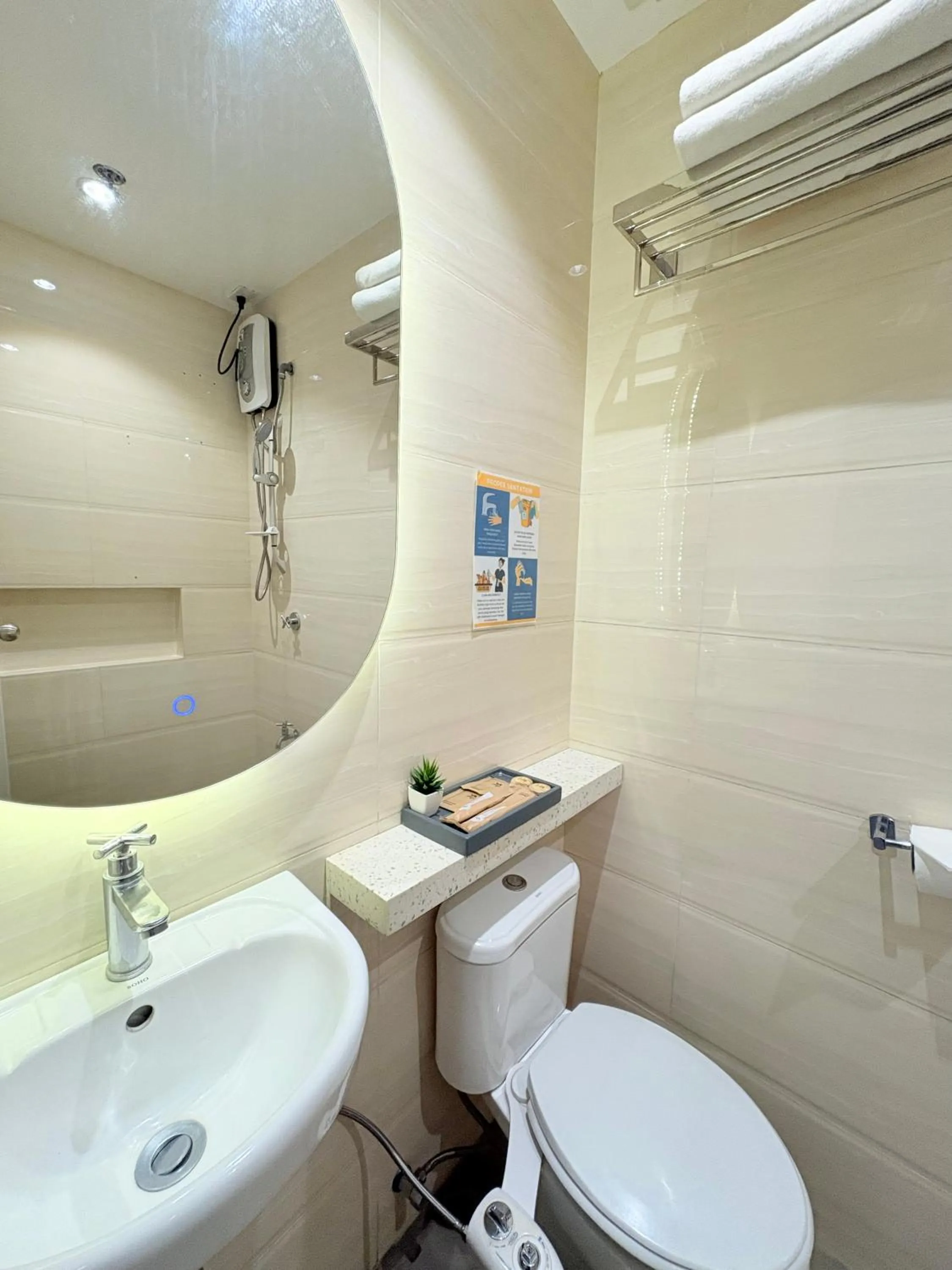 Bathroom in Pacific Park Hotel