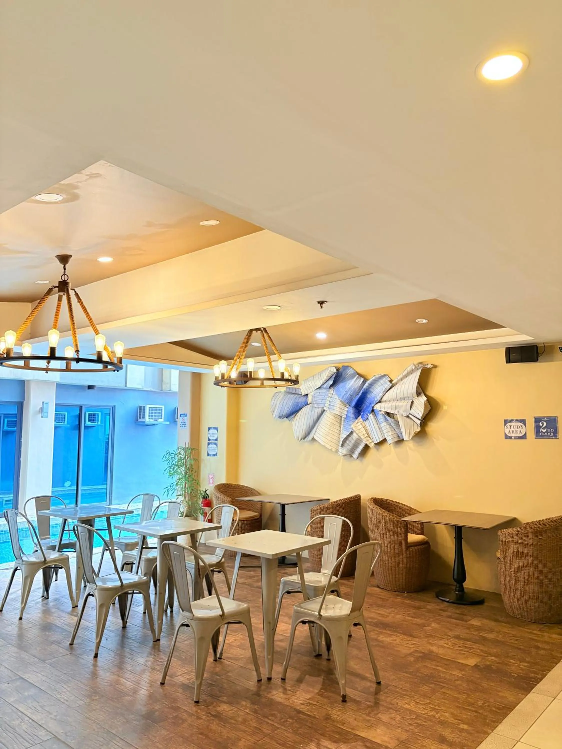 Seating area in Pacific Park Hotel