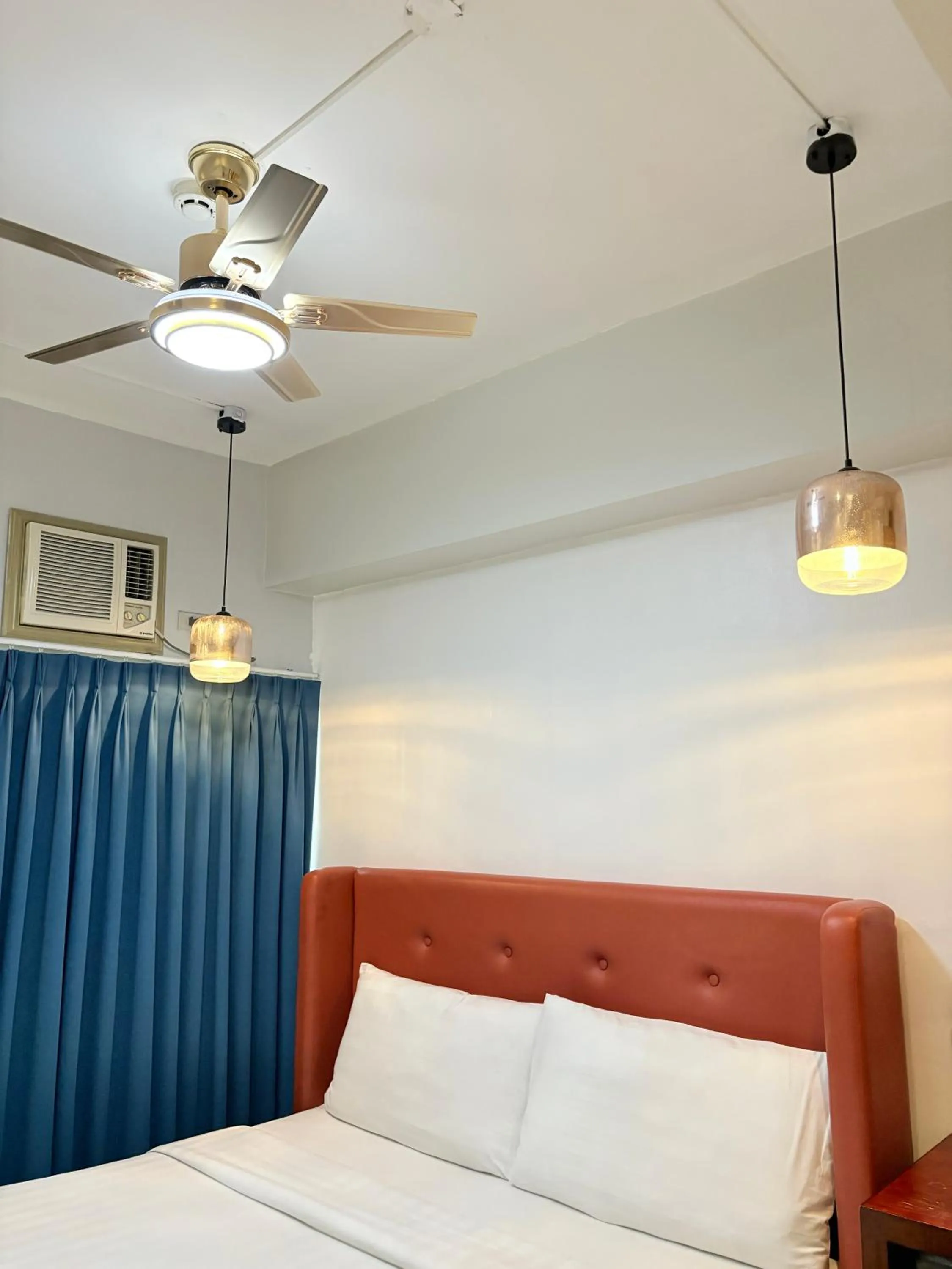 Bedroom, Bed in Pacific Park Hotel