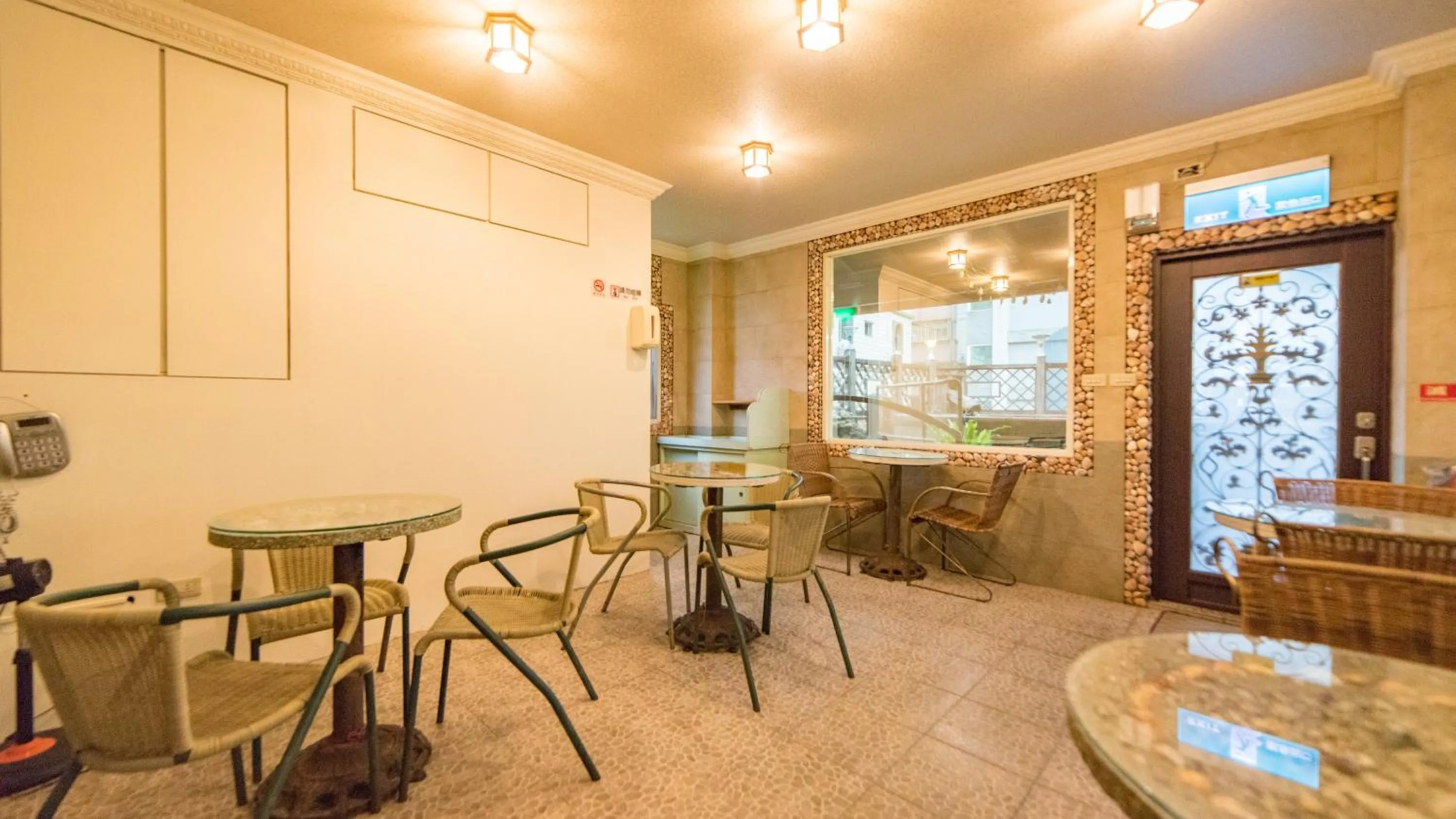 Seating area in Shankou Hotspring Hotel