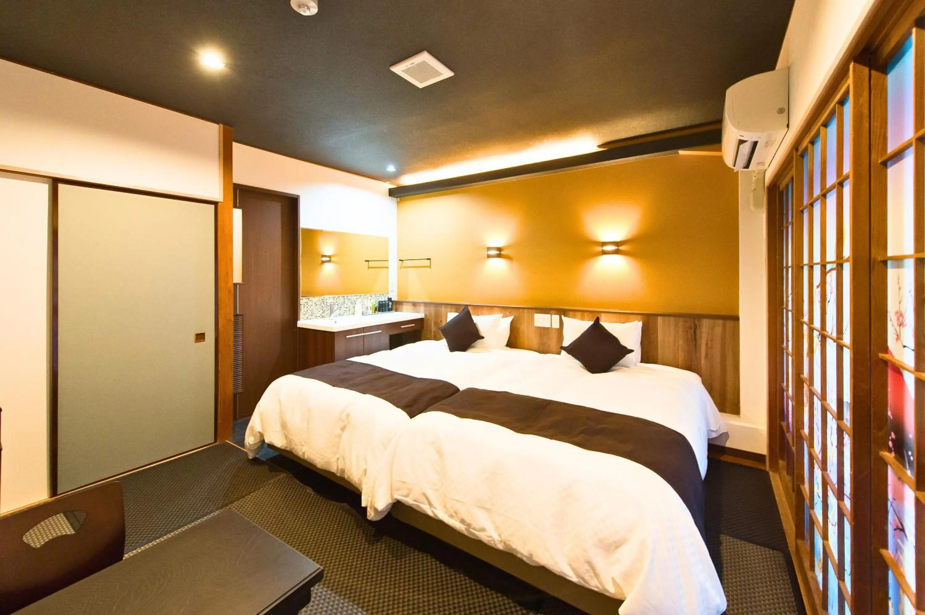 Photo of the whole room, Bed in LiVEMAX RESORT Hakone Sengokuhara