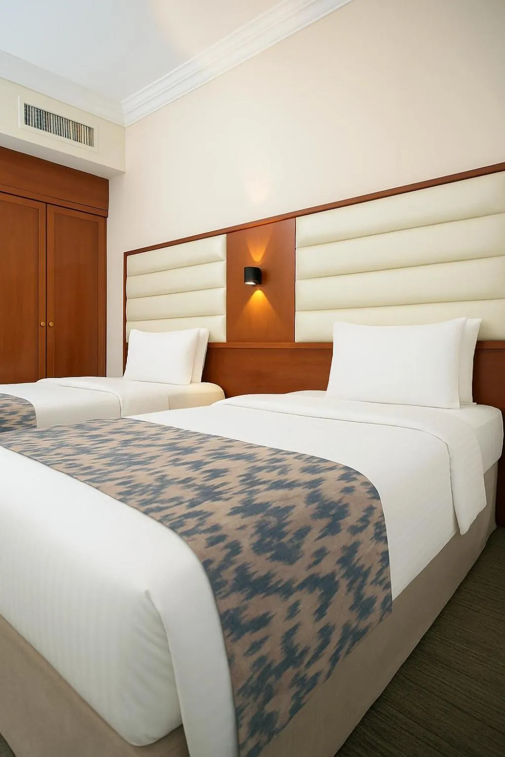 Bed in Sadeen Amman Hotel