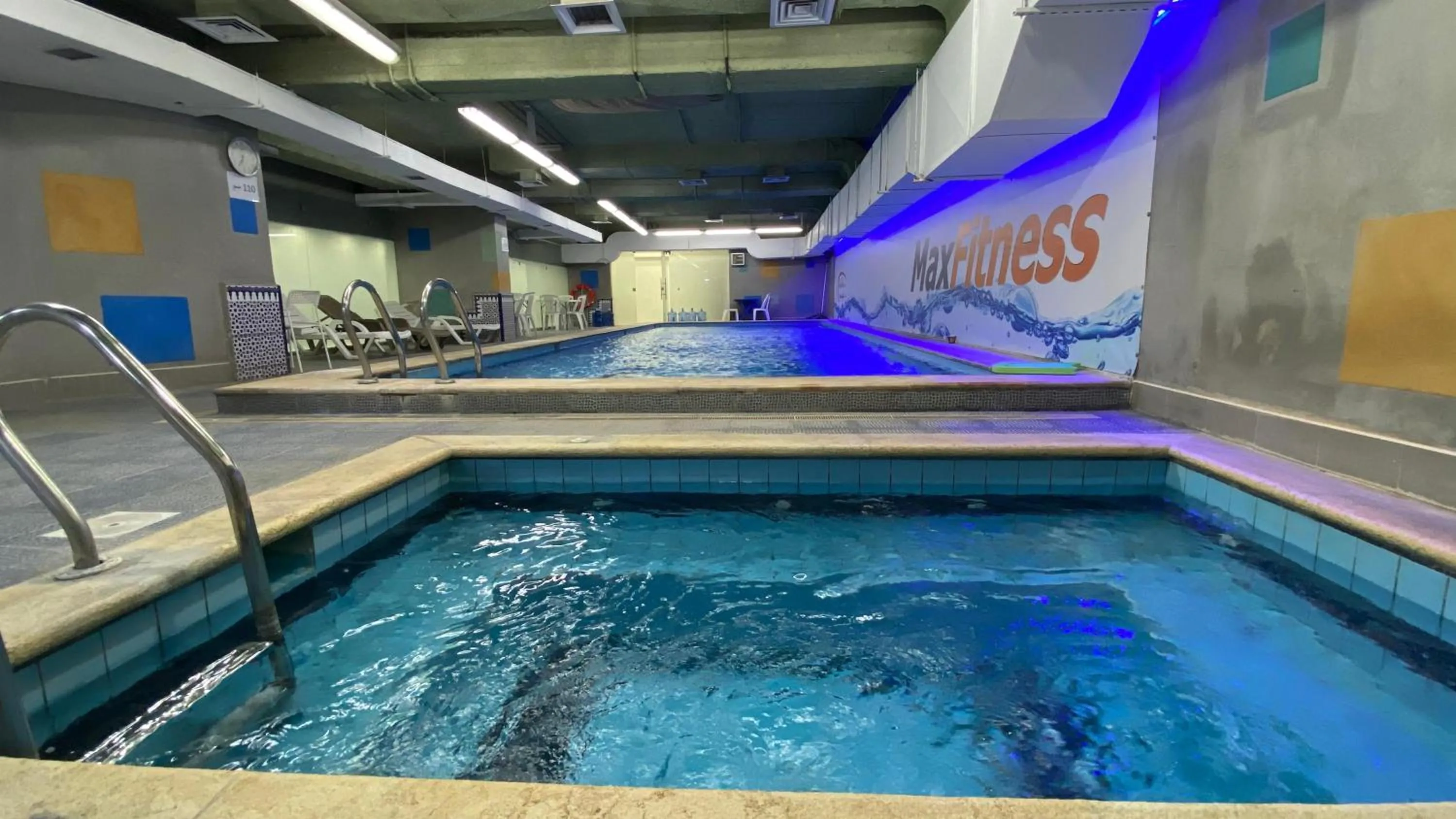 Swimming pool in Toledo Amman Hotel