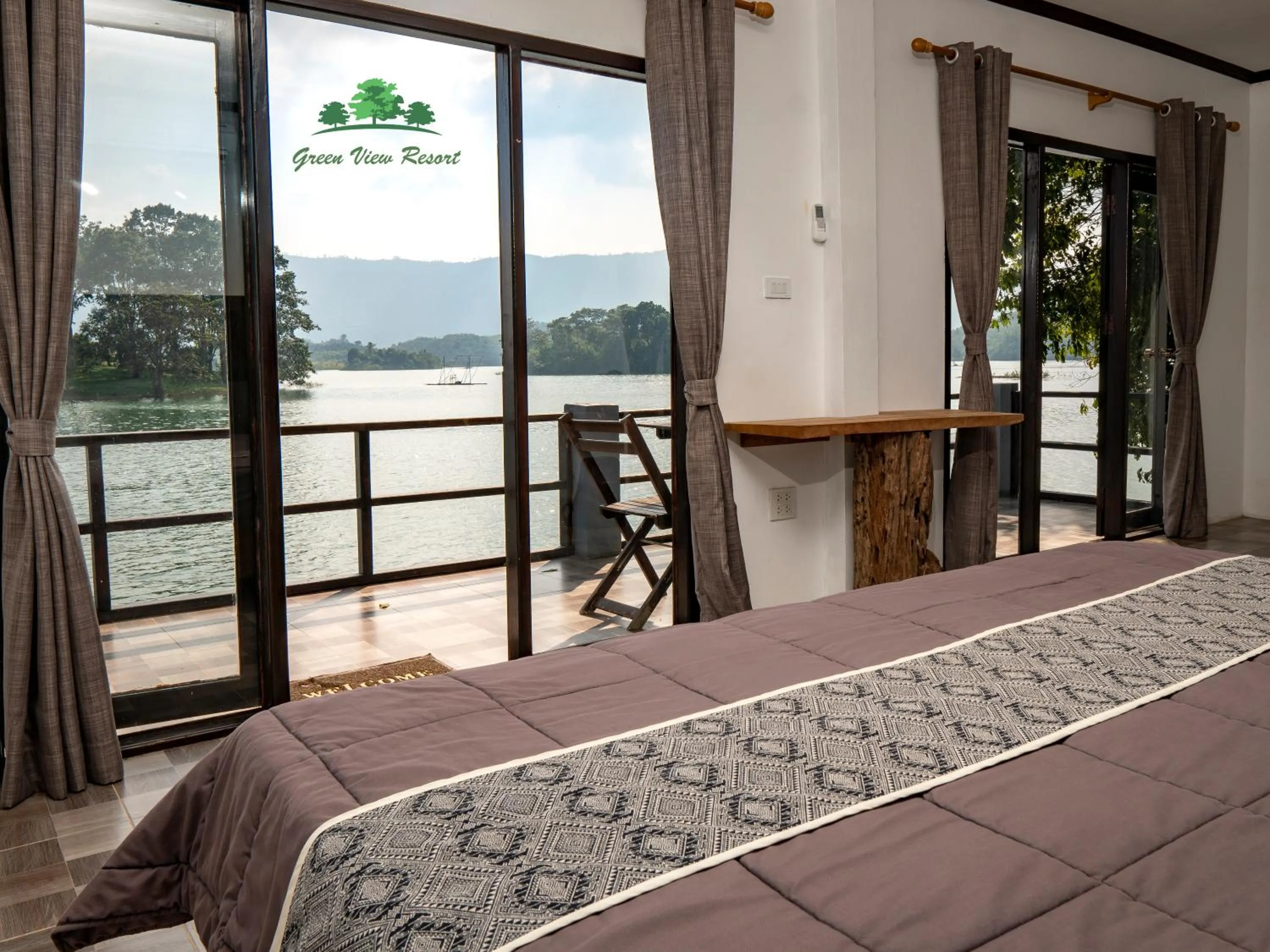 Bedroom, Bed in Green View Resort