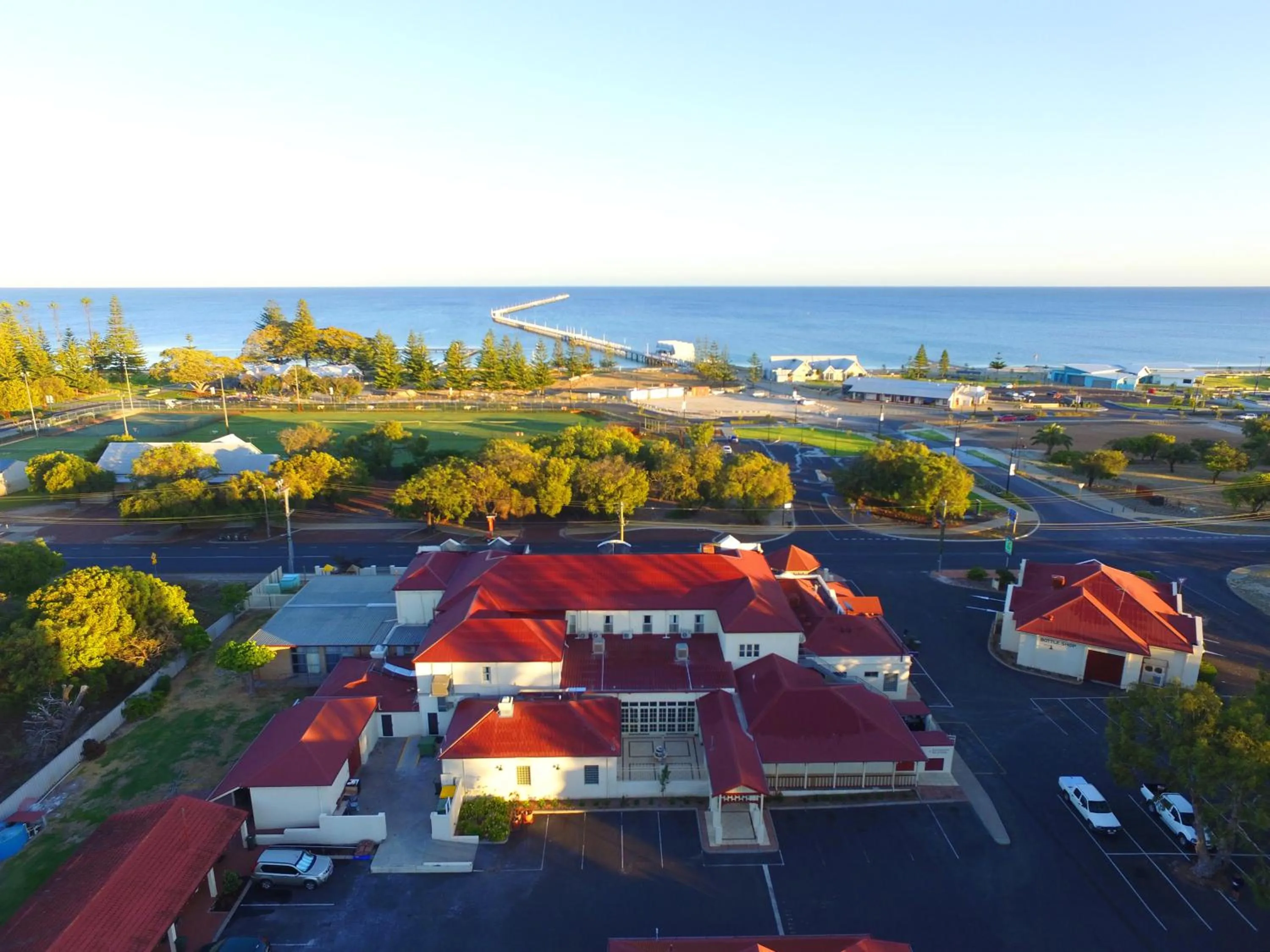 Property building in Esplanade Hotel Busselton