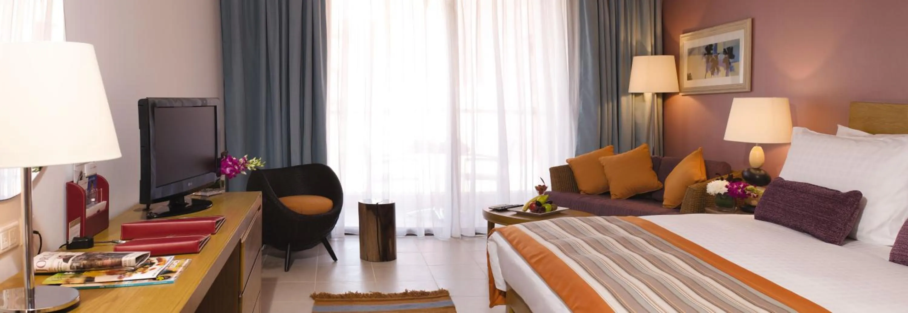 Bed in Mövenpick Resort & Spa Tala Bay Aqaba