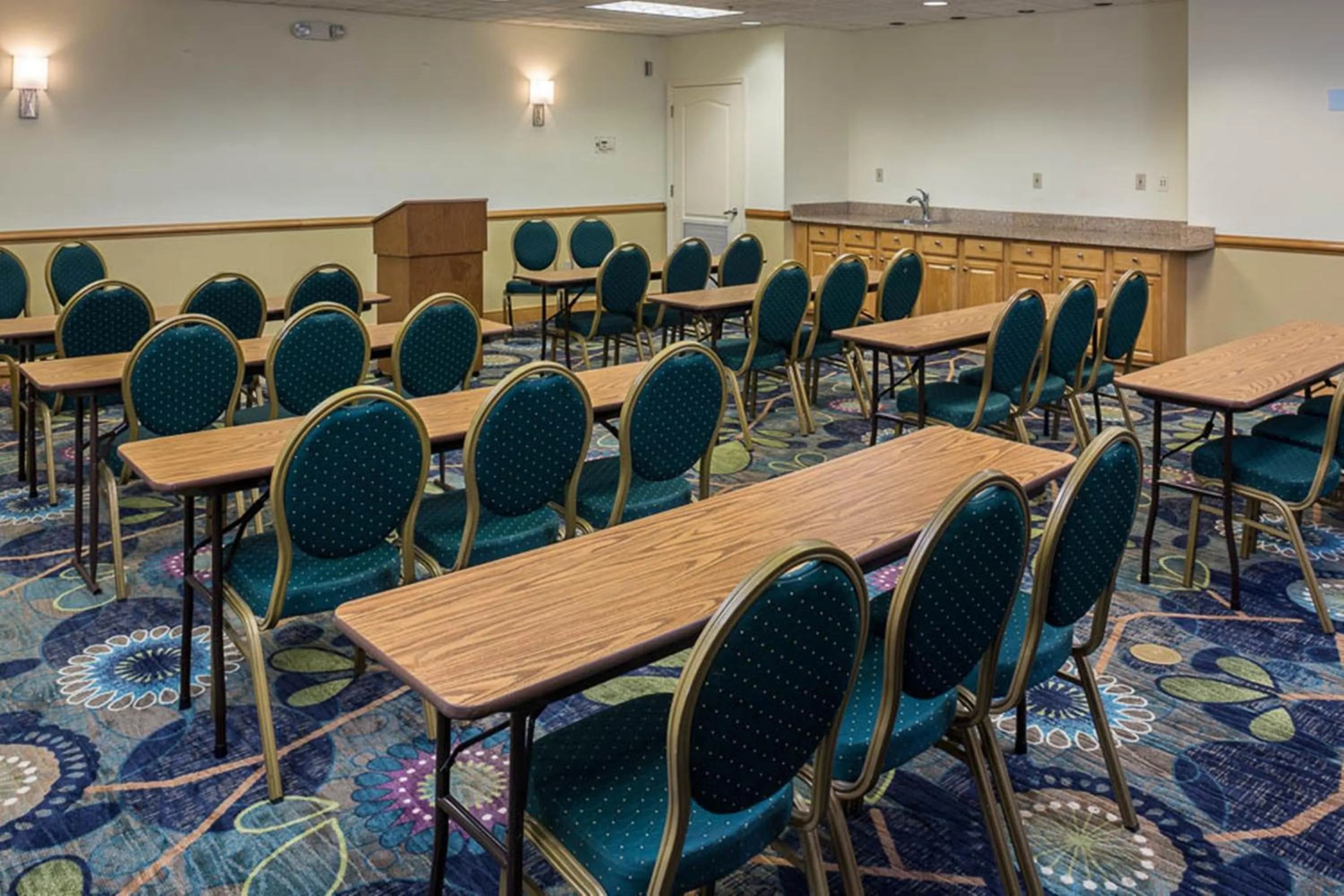 Meeting/conference room in Holiday Inn Express - Clermont by IHG