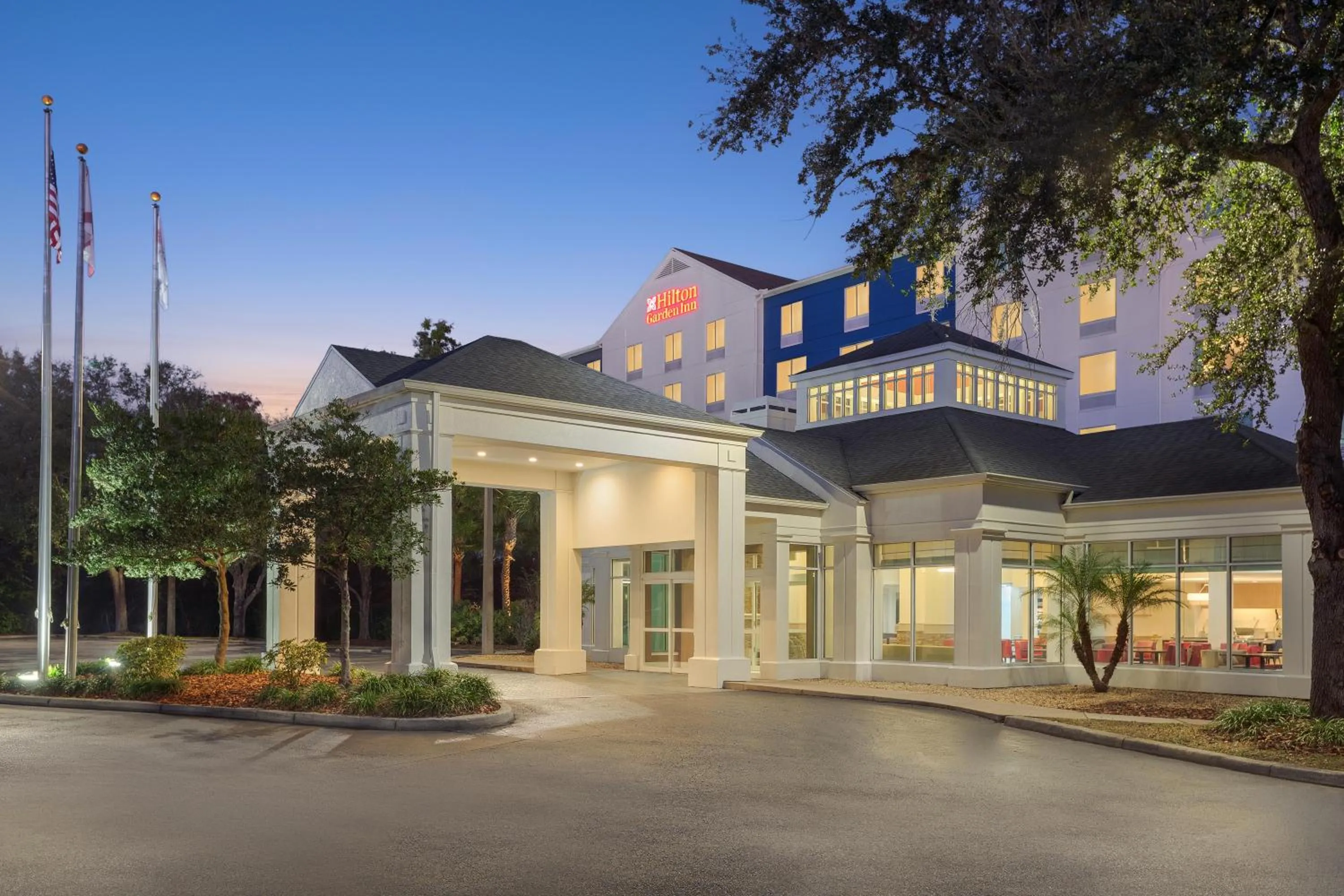 Property building in Hilton Garden Inn Tampa North