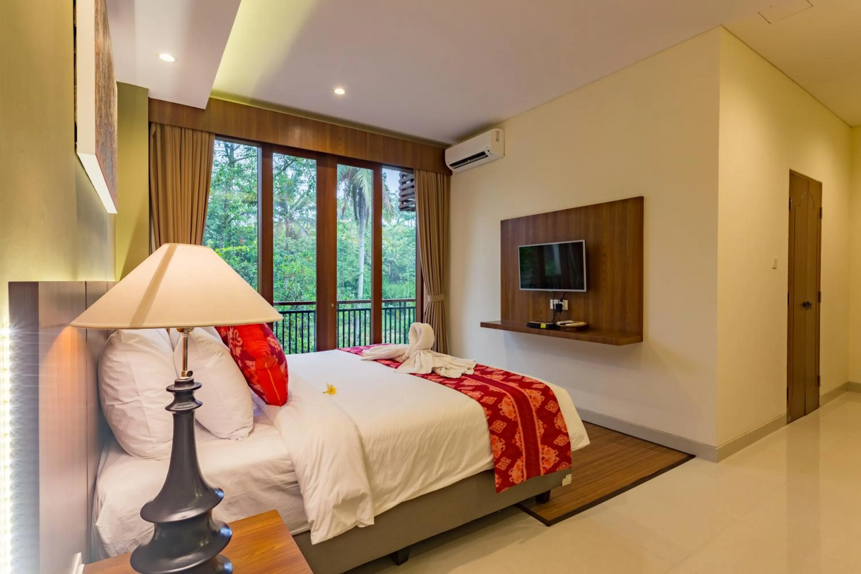 Toilet, Bed in River Sakti Ubud by Prasi