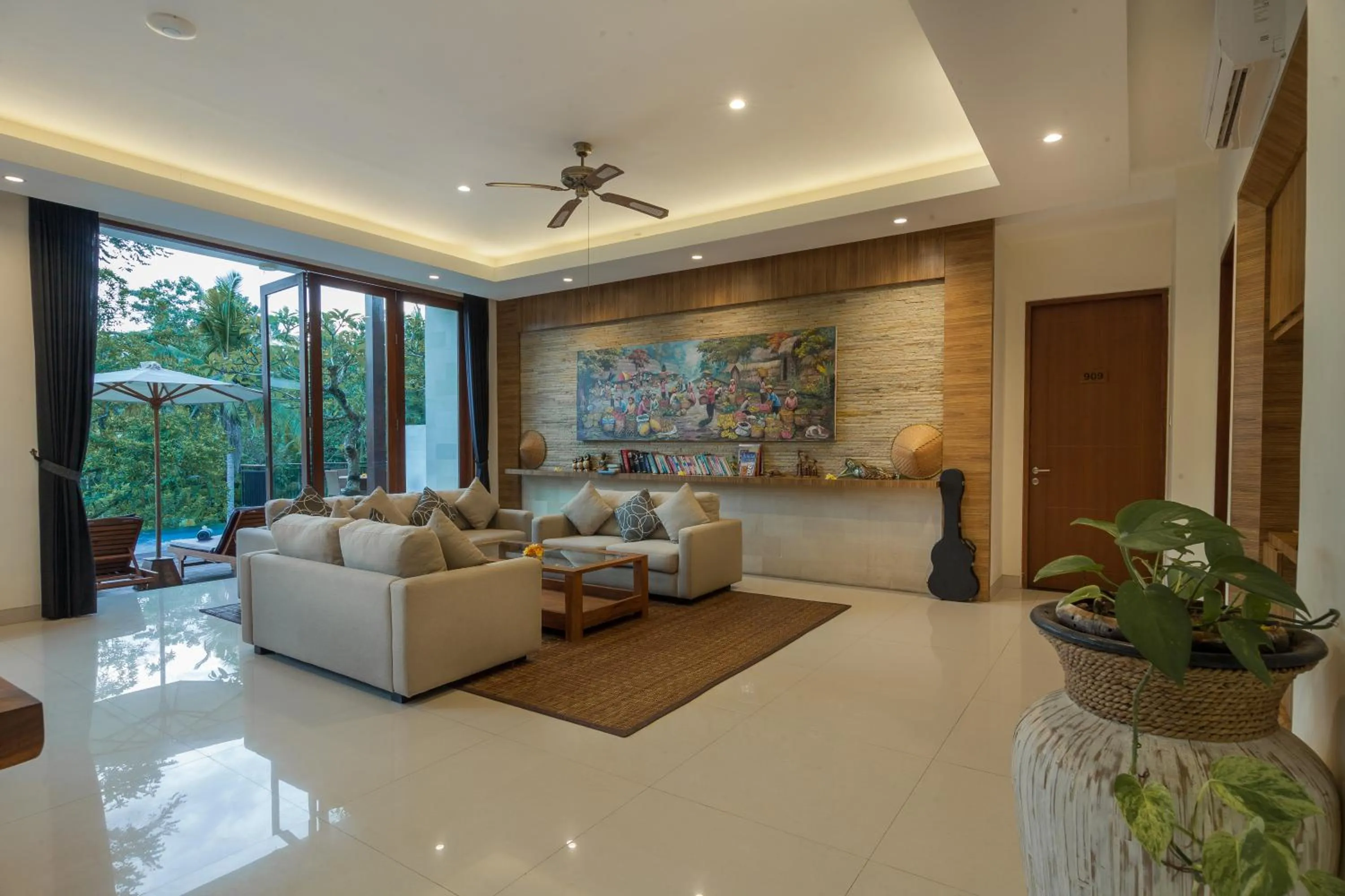 Living room in River Sakti Ubud by Prasi