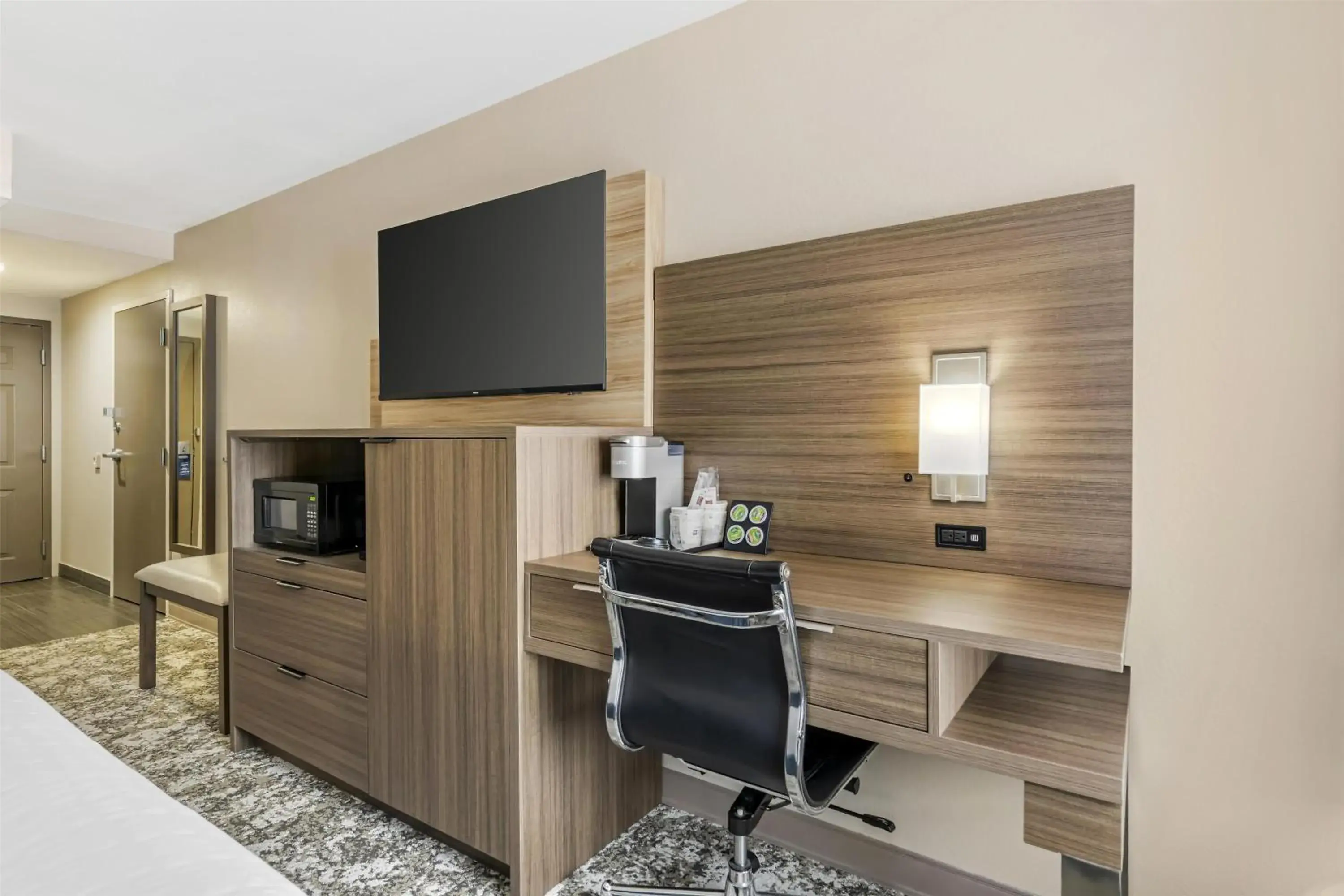 Junior King Suite with Sofa Bed - Non-Smoking in Best Western Plus Sanford Airport/Lake Mary Hotel Junior King Suite with Sofa Bed - Non-Smoking in Best Western Plus Sanford Airport/Lake Mary Hotel