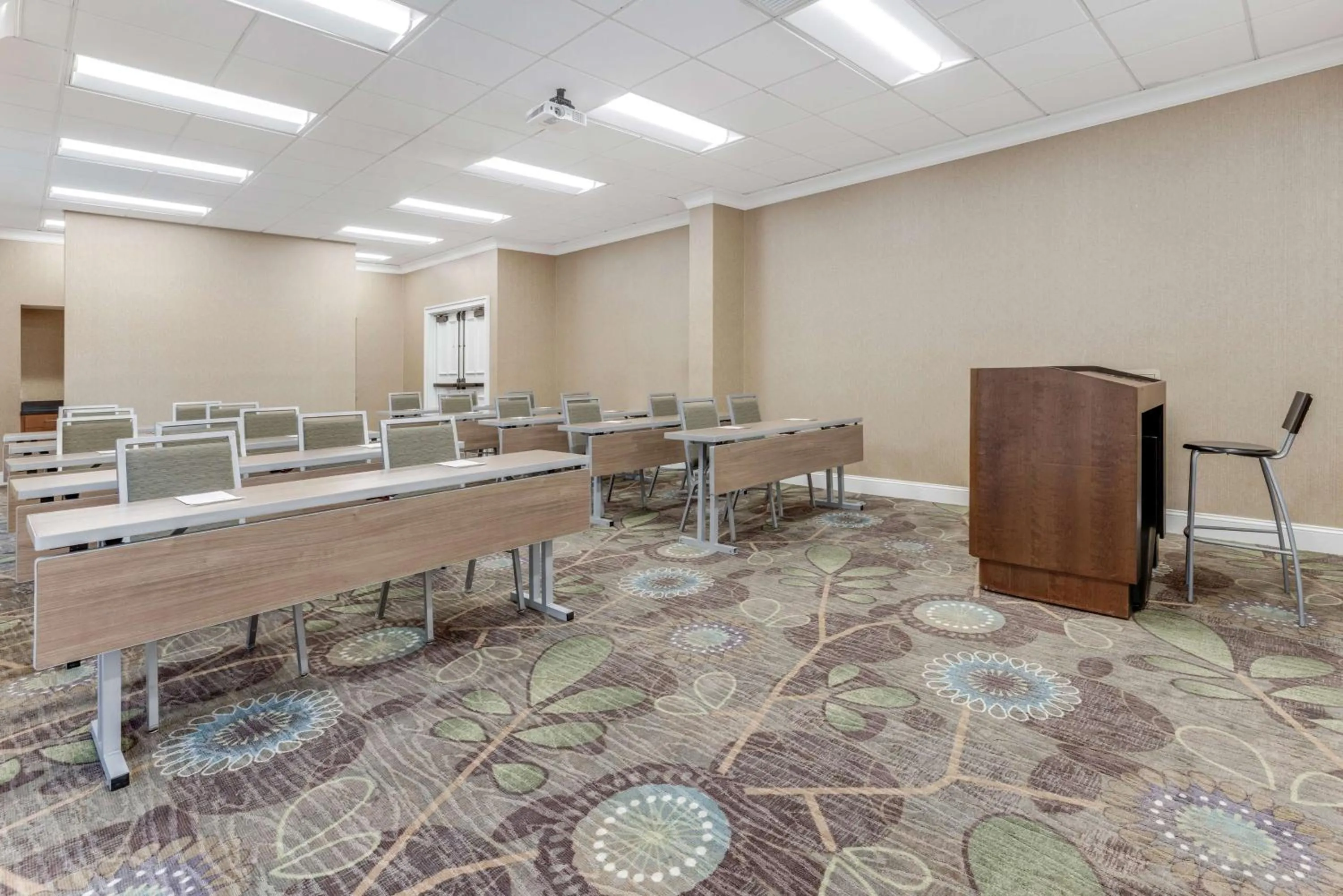 Meeting/conference room in Sonesta Anaheim Resort Area