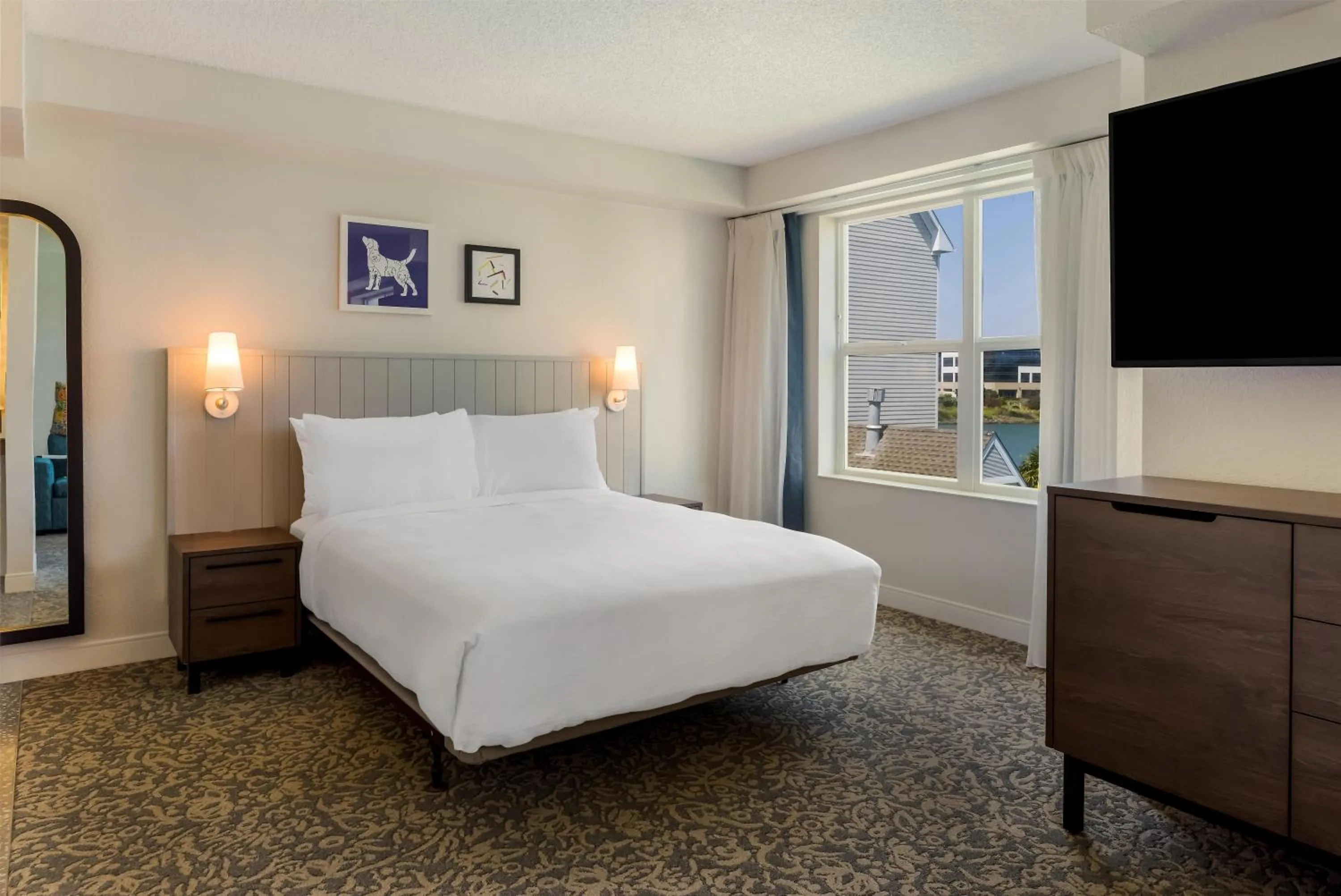 Photo of the whole room, Bed in Sonesta ES Suites Anaheim Resort Area