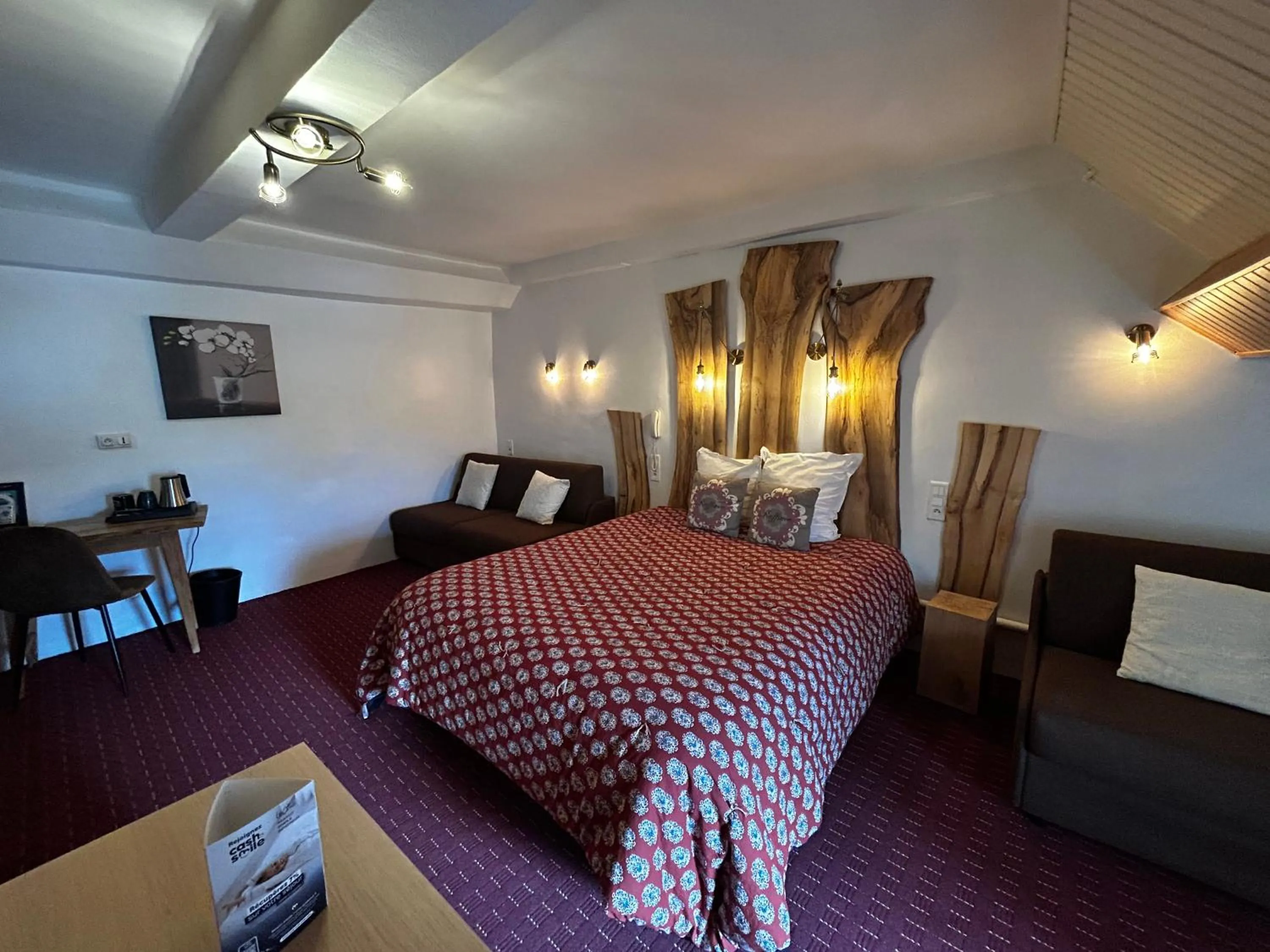 Bedroom, Bed in Au Soleil d'Or