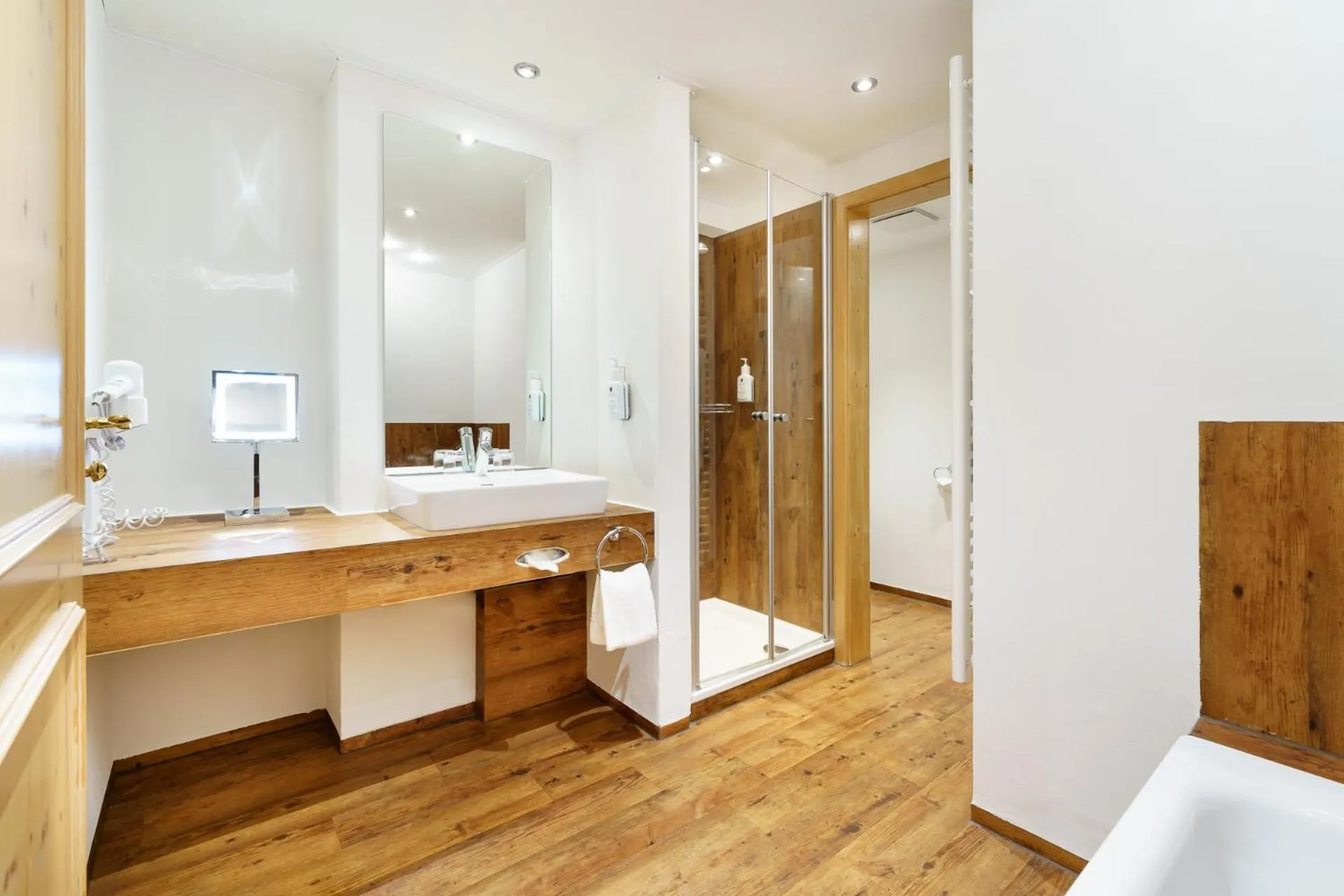 Bathroom, Bed in Hotel Schlehdorn