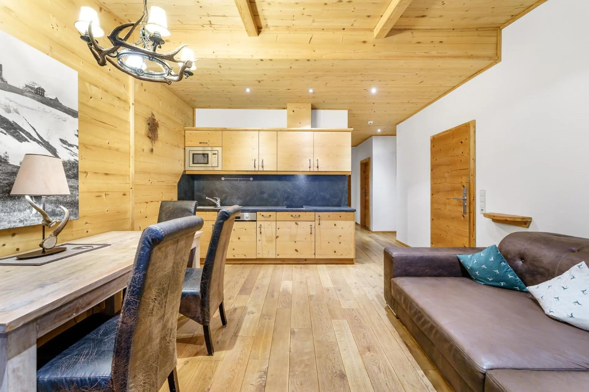 Kitchen or kitchenette in Hotel Schlehdorn