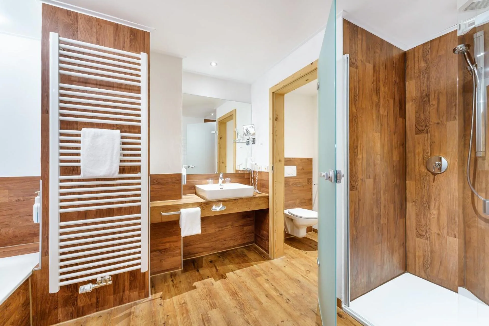 Shower in Hotel Schlehdorn