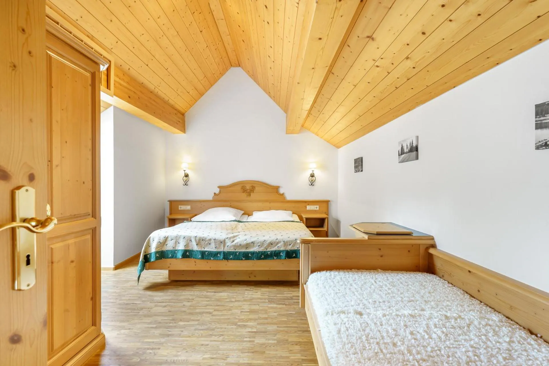 Bedroom, Bed in Hotel Schlehdorn