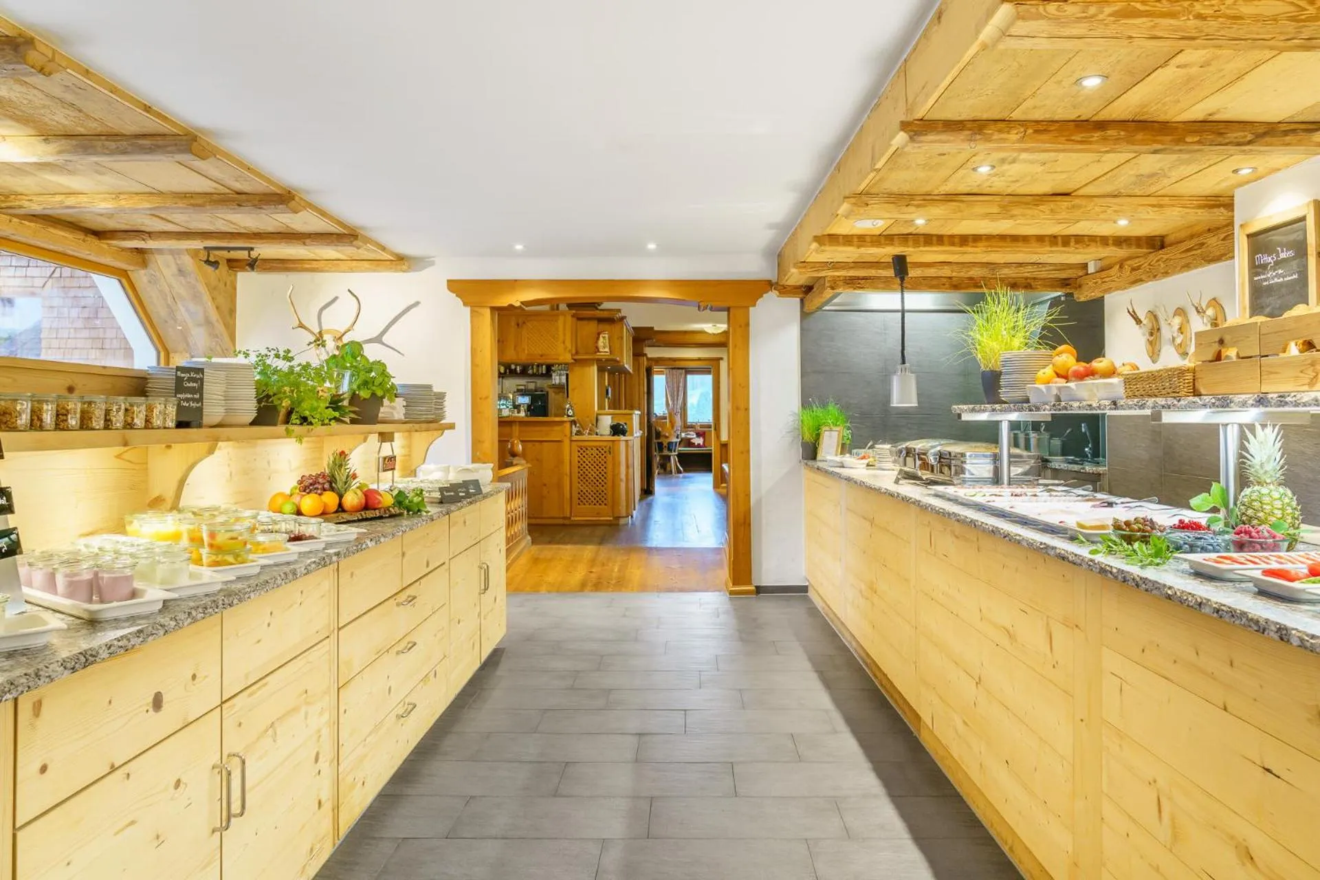 Restaurant/places to eat in Hotel Schlehdorn