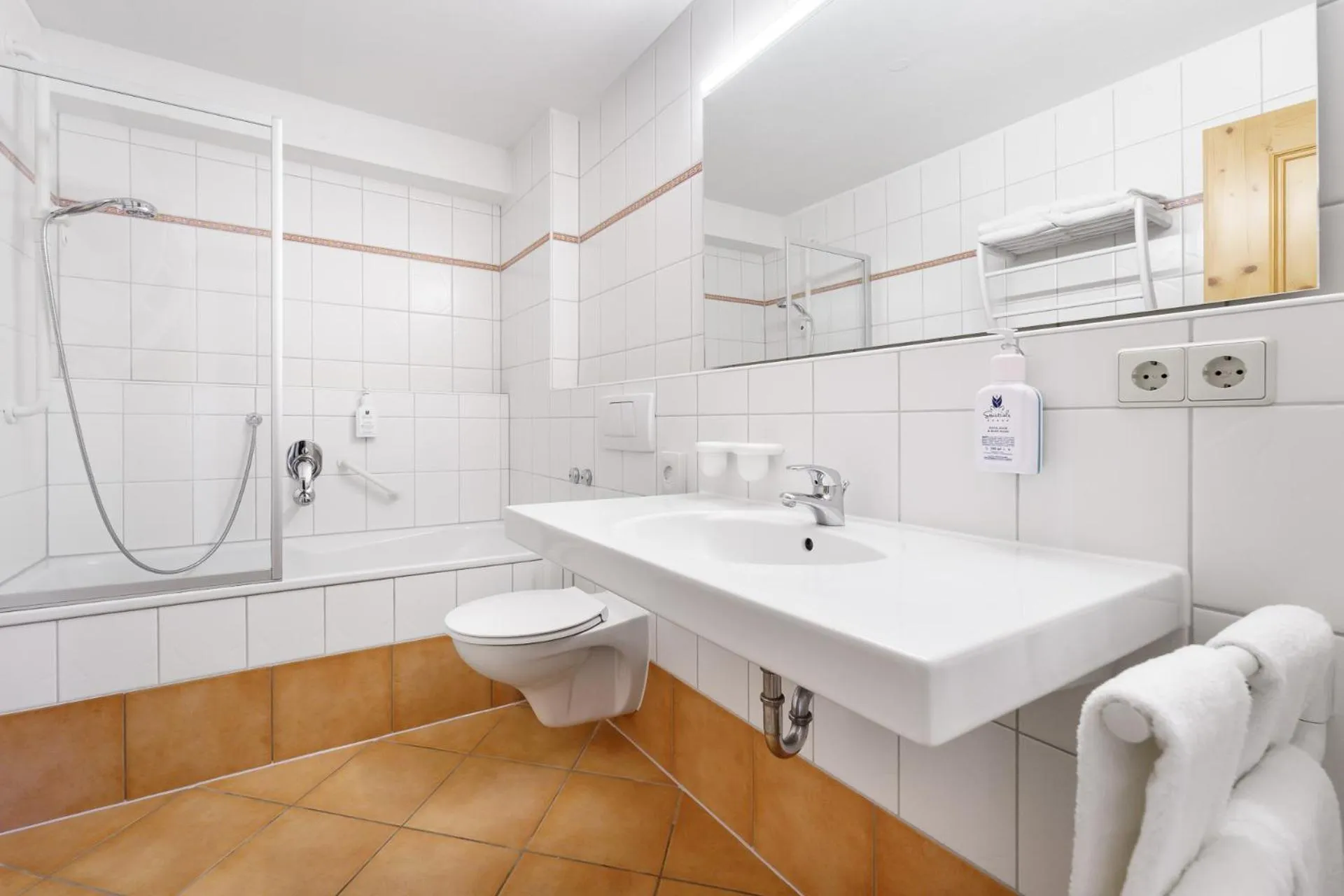 Bathroom in Hotel Schlehdorn