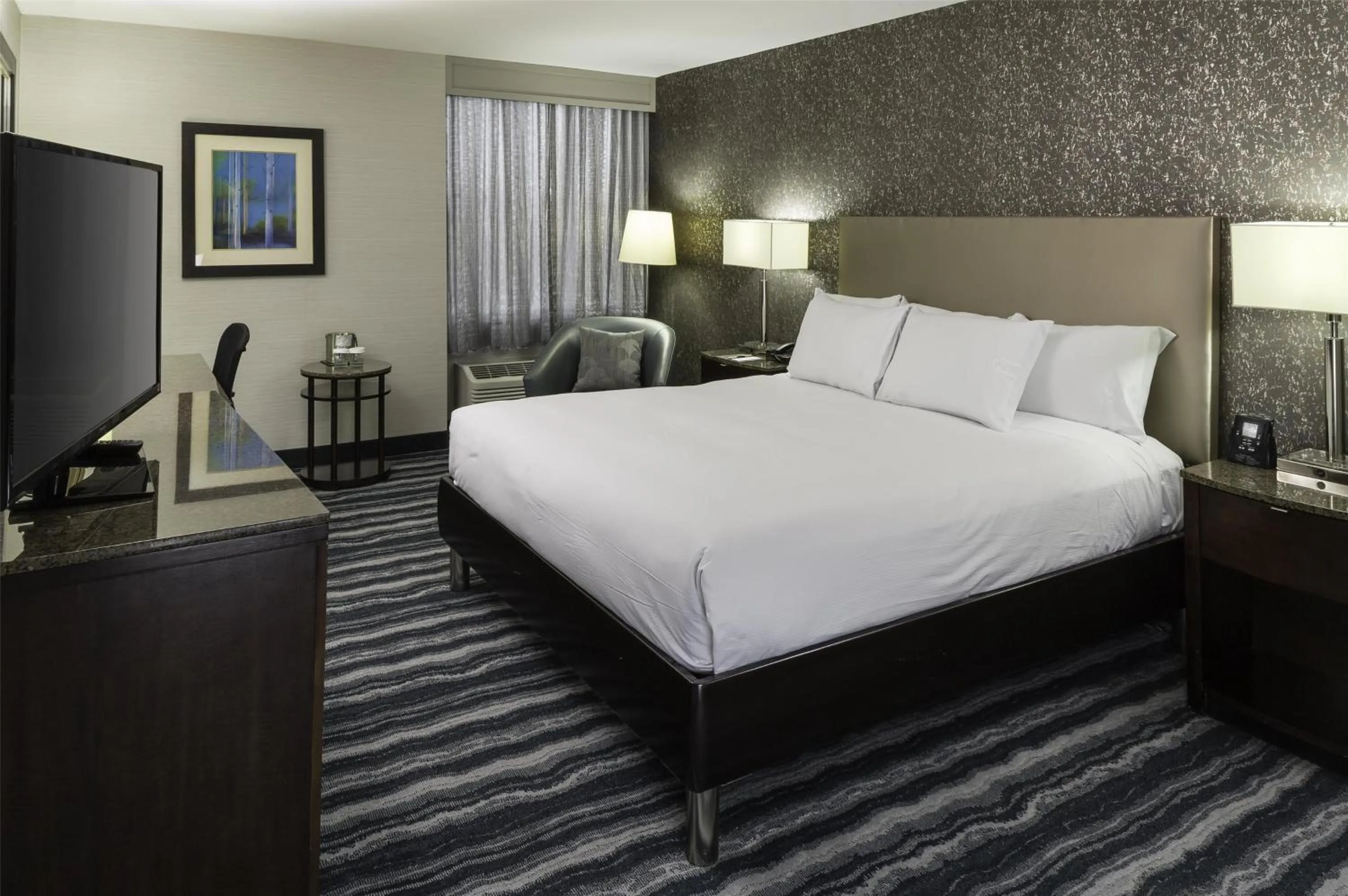Bed in DoubleTree by Hilton Hotel Wilmington