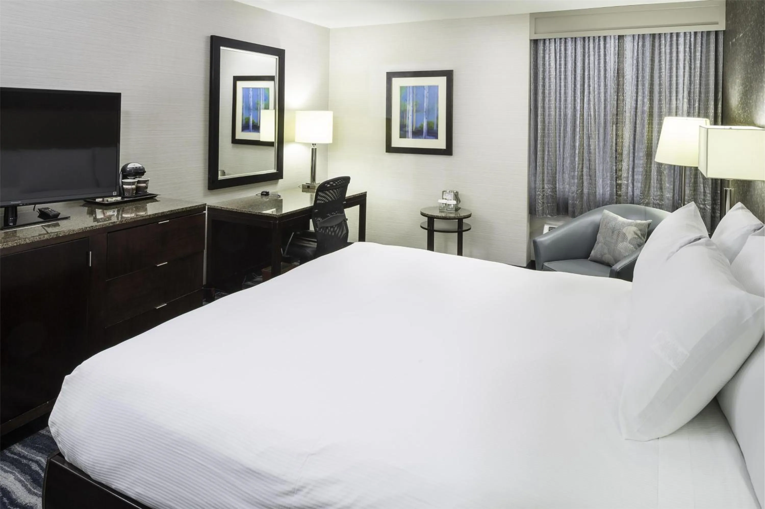 Bed in DoubleTree by Hilton Hotel Wilmington